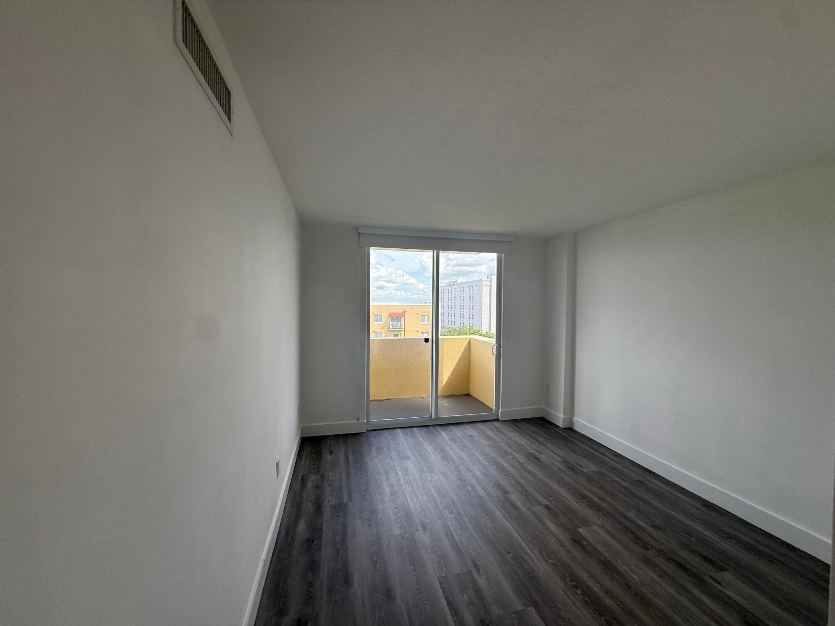 215 Sw 42nd Avenue 601 Property Photo 25