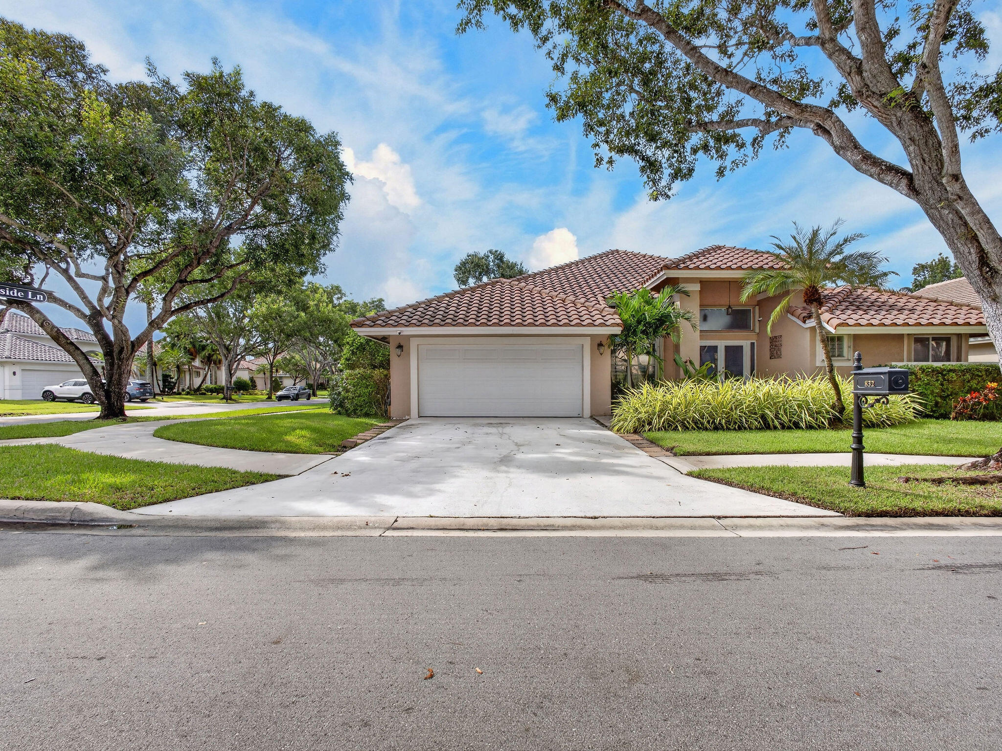 832 Waterview Drive Property Photo 1