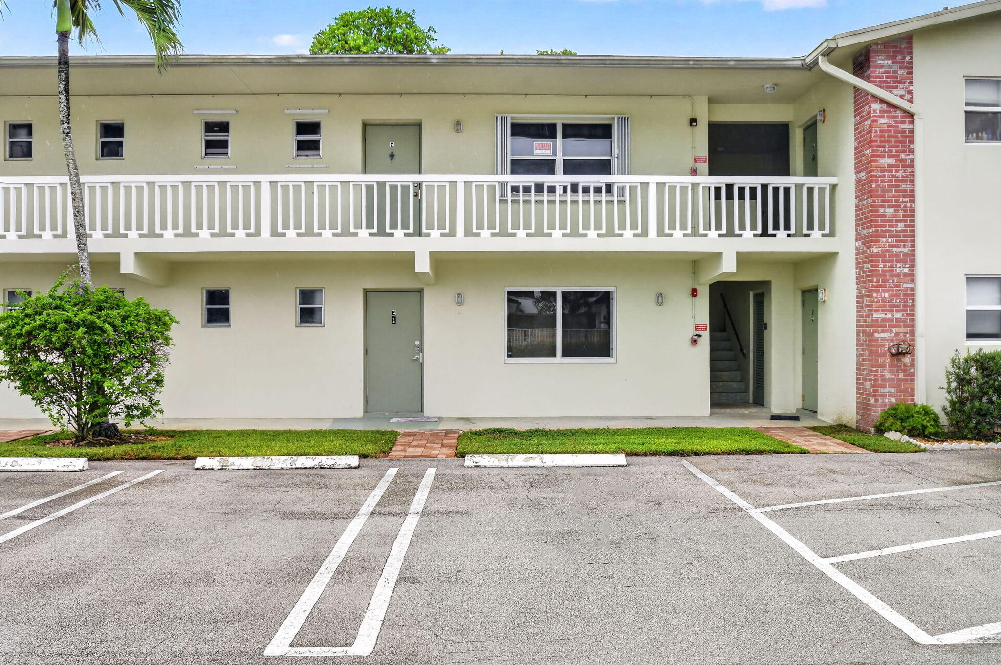 658 NE 6TH Court E E