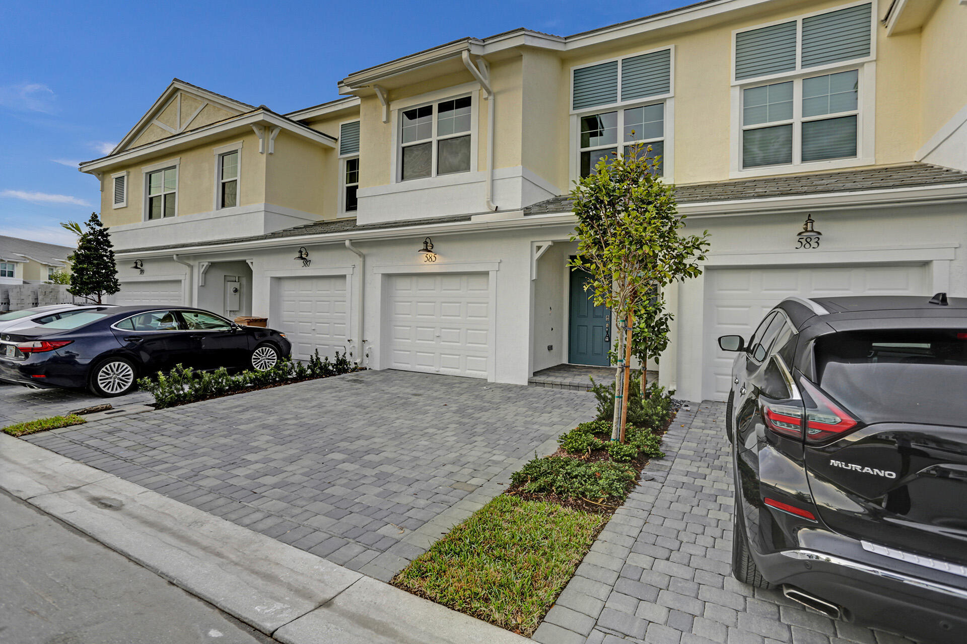 585 SANDERLING Circle Property Photo 1