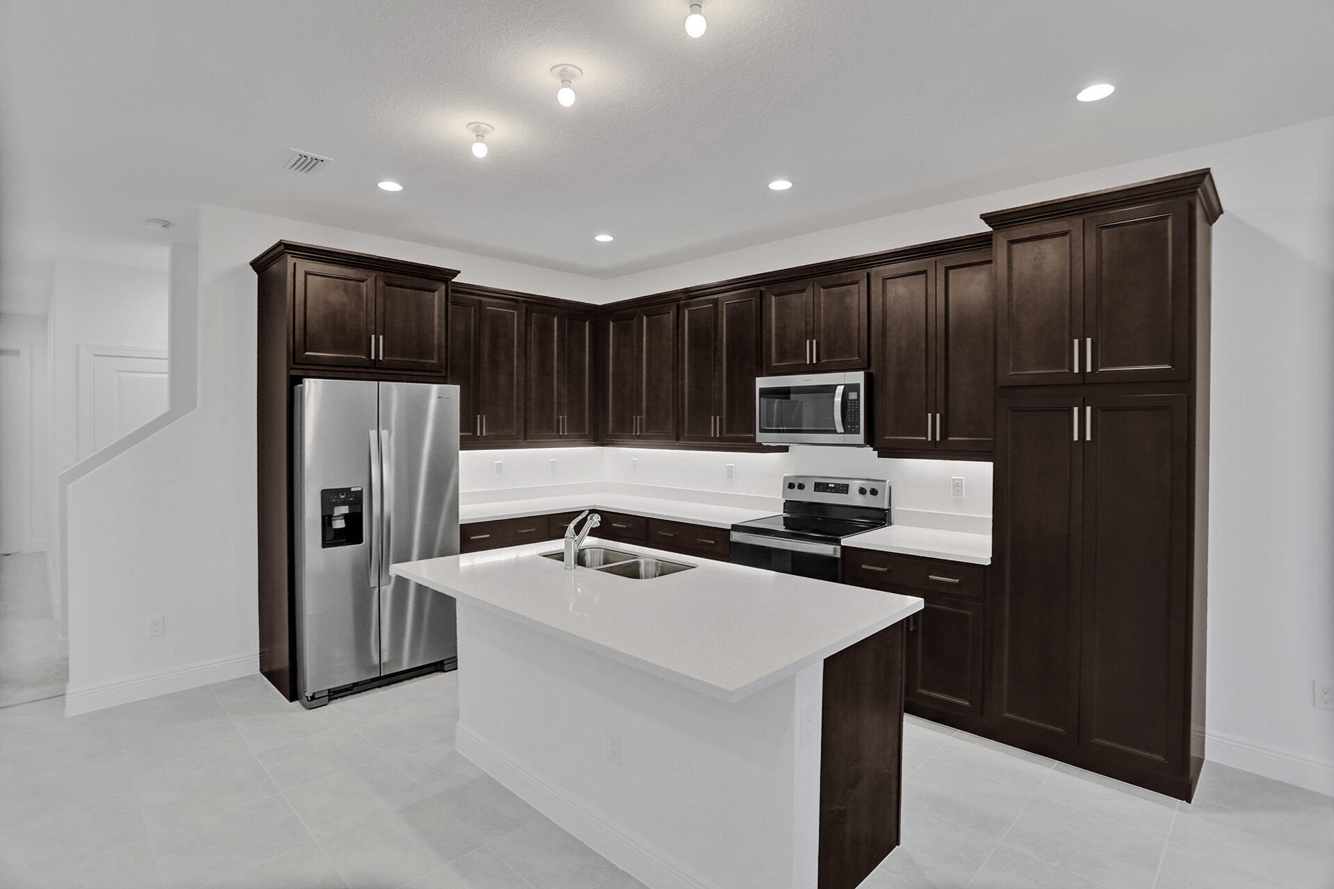 585 Sanderling Circle Property Photo 8