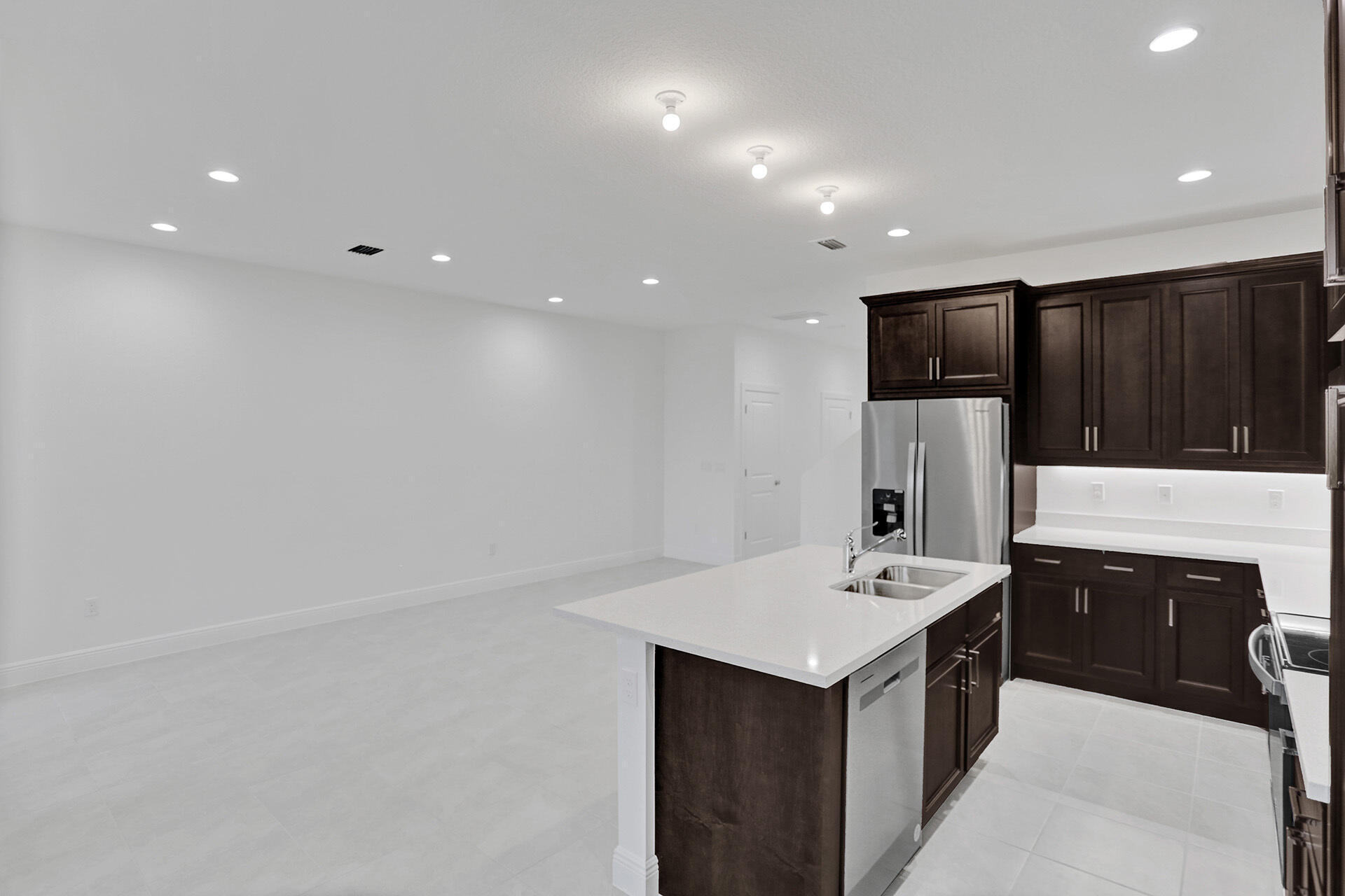 585 Sanderling Circle Property Photo 10
