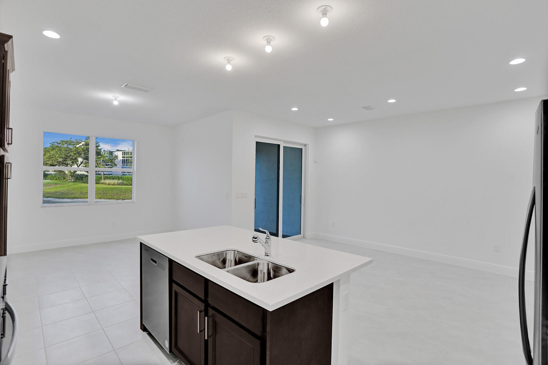 585 Sanderling Circle Property Photo 12