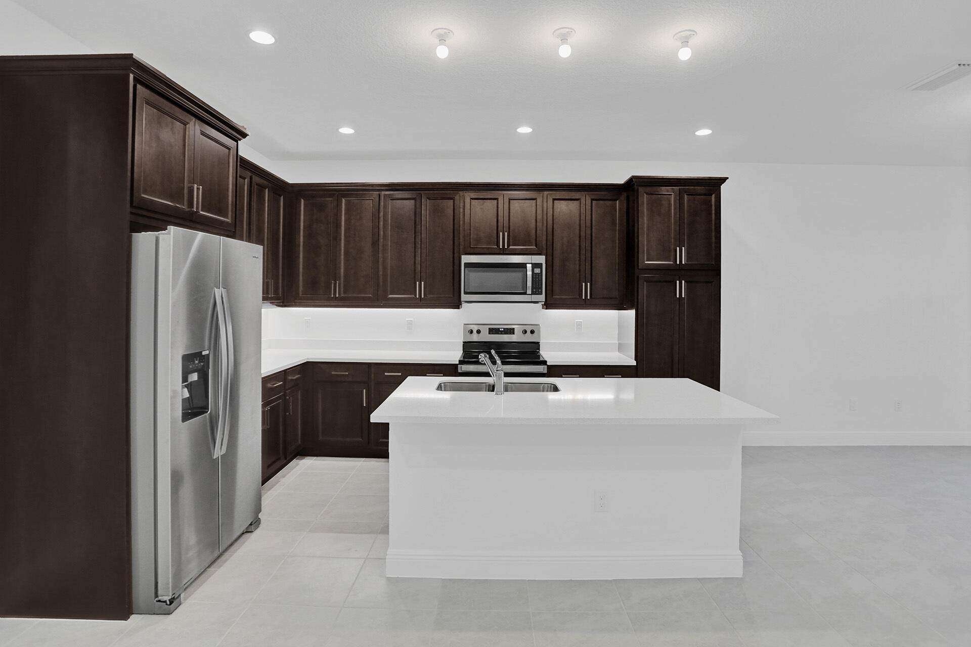 585 Sanderling Circle Property Photo 13