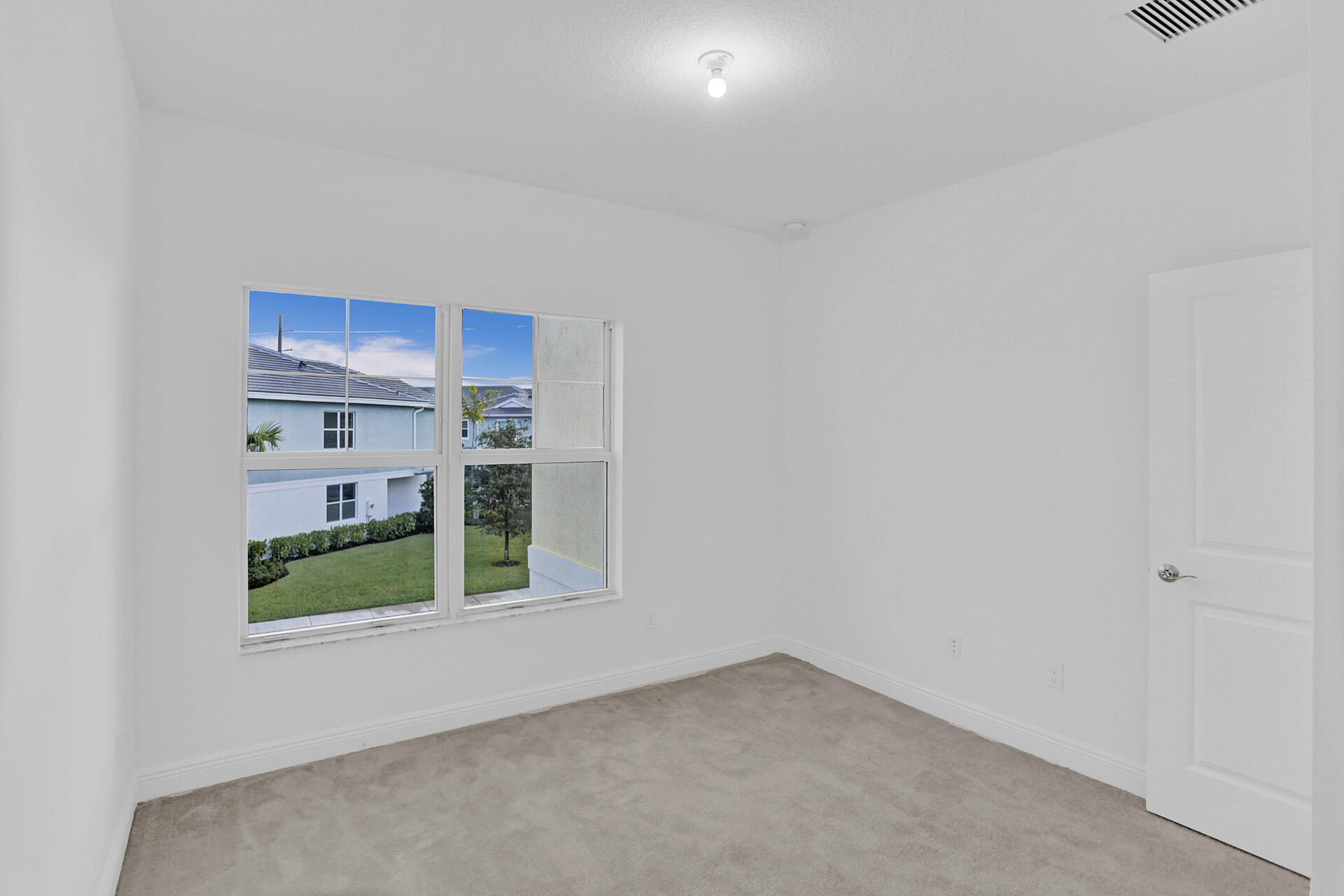 585 Sanderling Circle Property Photo 35