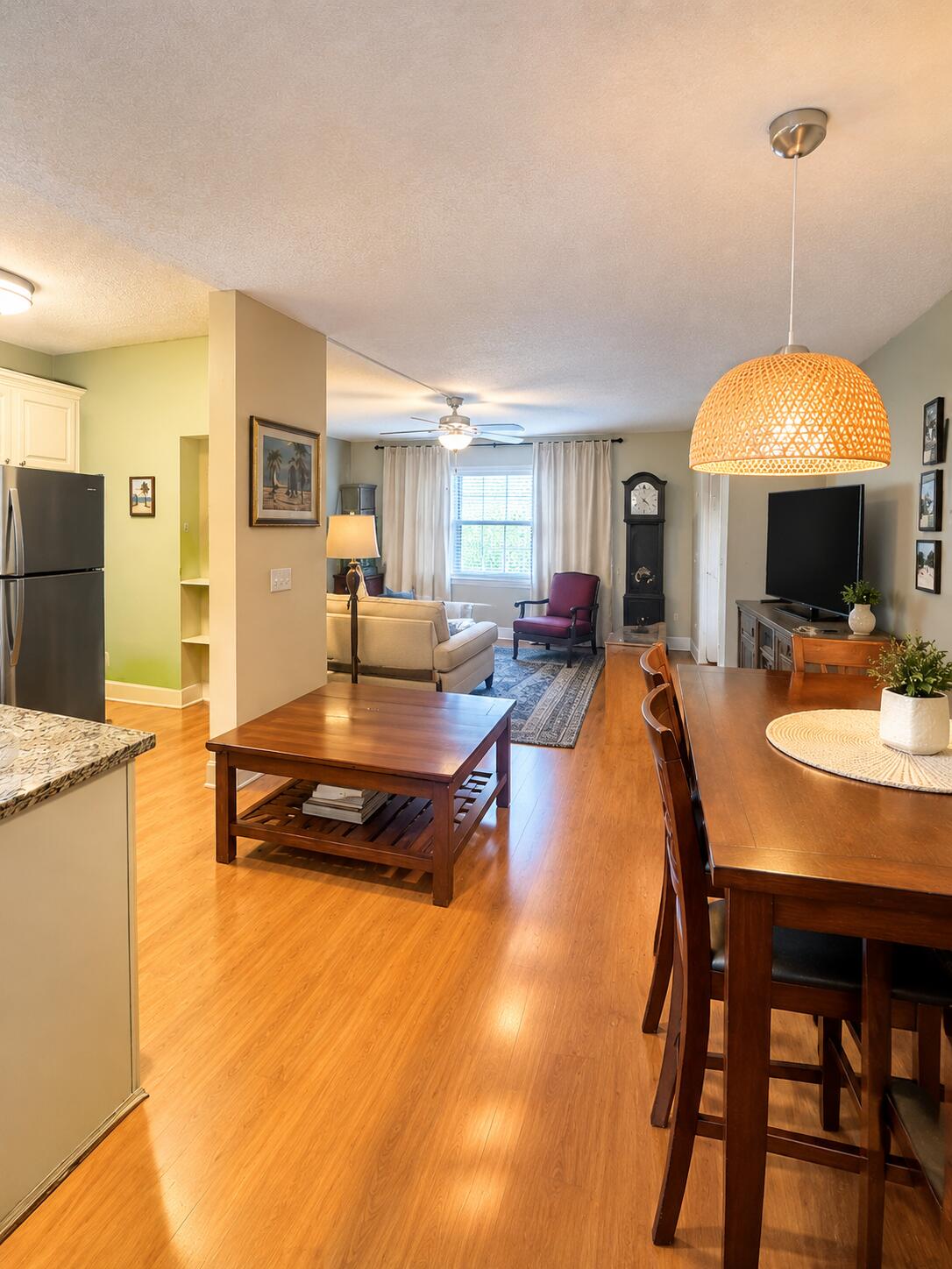 197 KENT L Property Photo 1