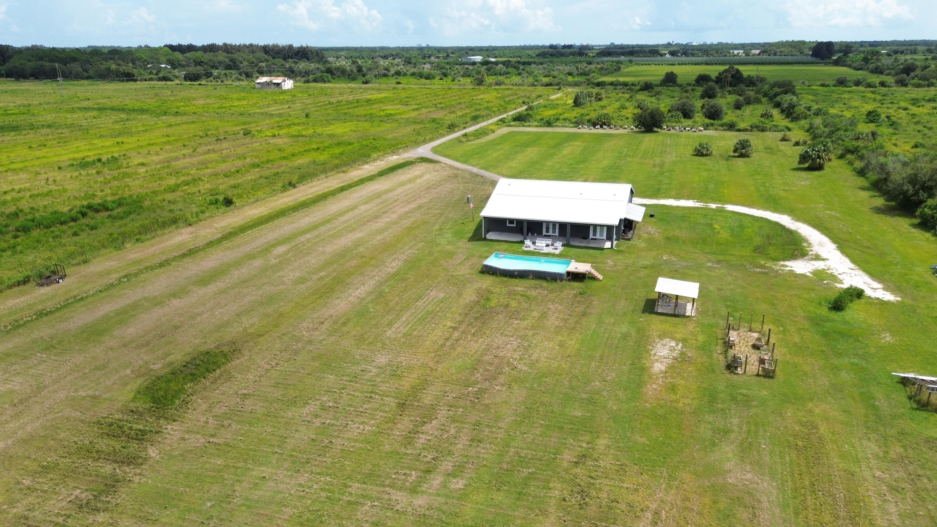3315 Seminole Road Property Photo 1