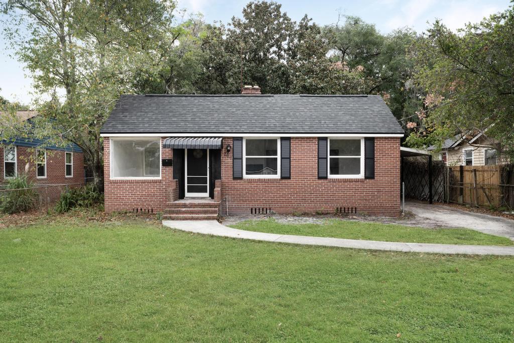 366 W 67th Street Property Photo 1