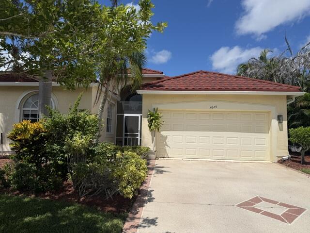 1629 Se Shelburnie Way Property Photo 1