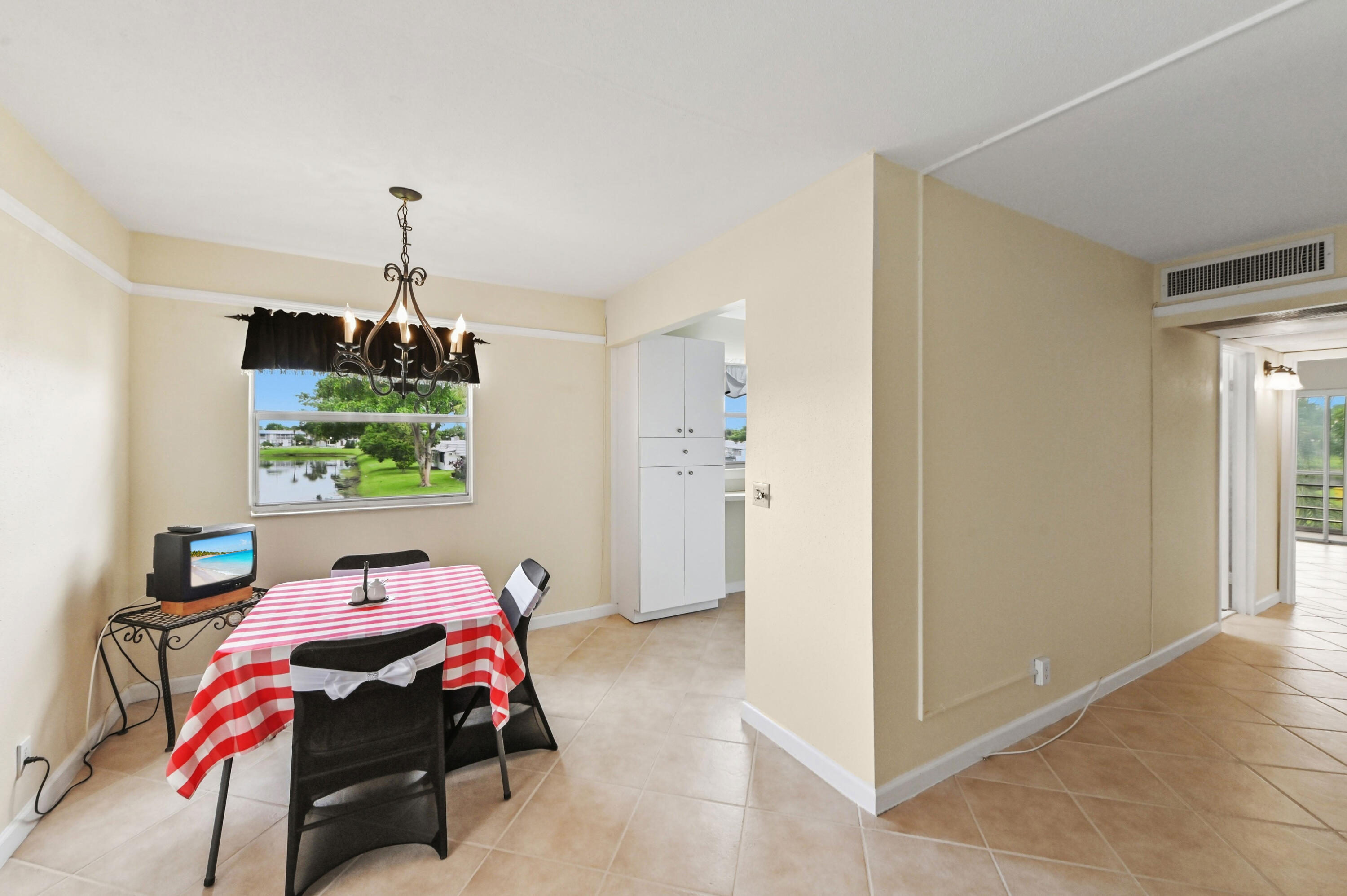 192 Monaco D Property Photo 6