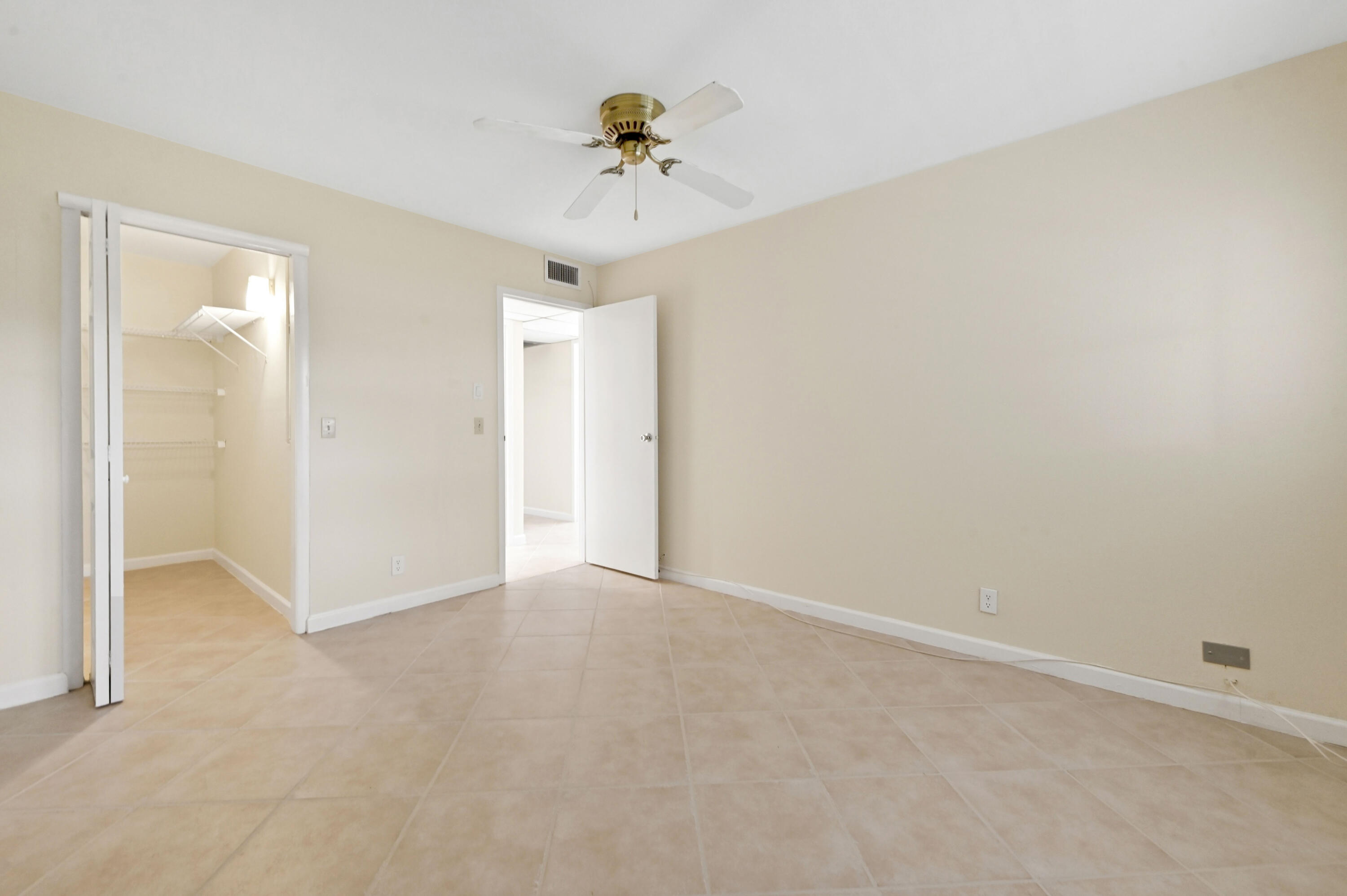 192 Monaco D Property Photo 12
