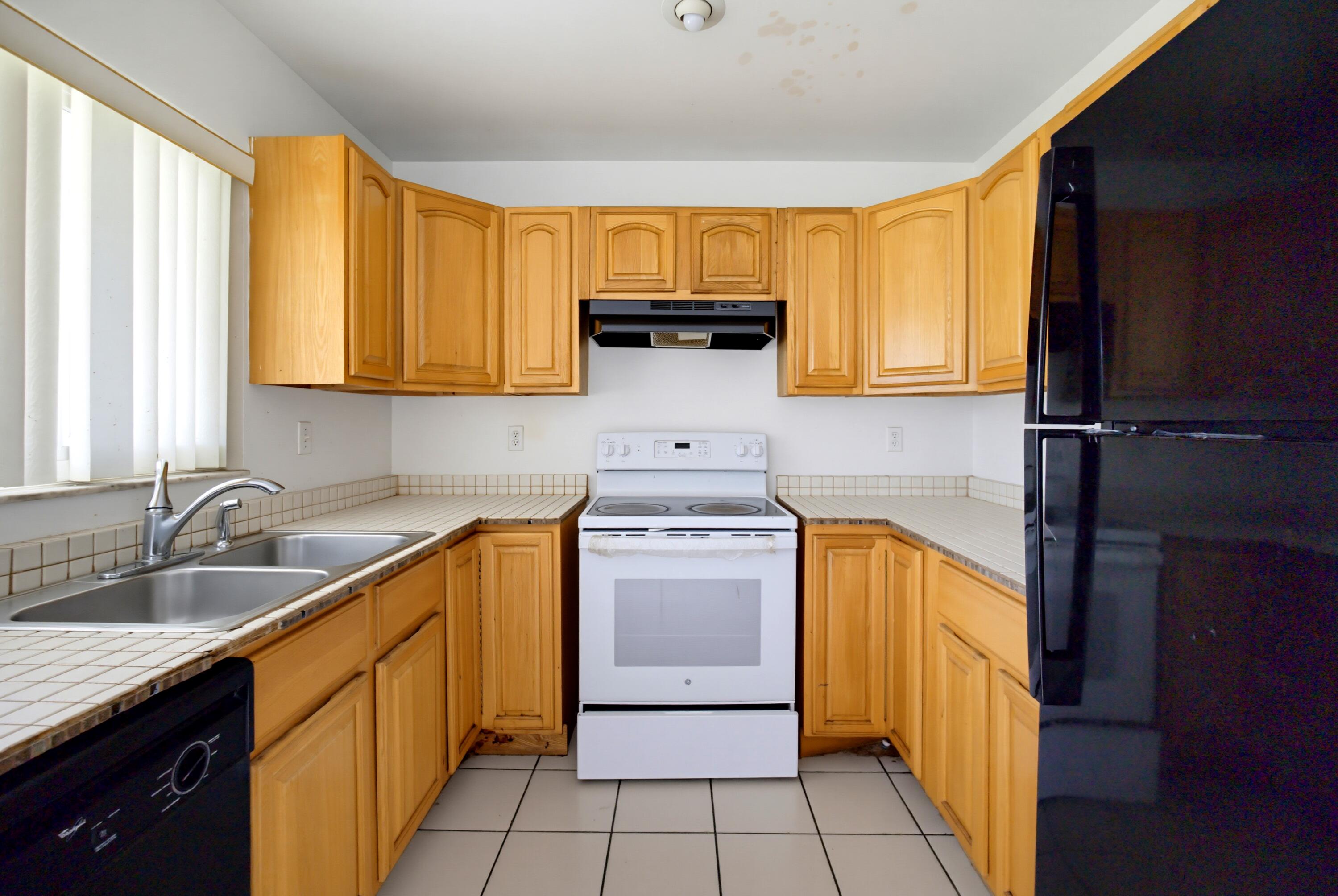 908 Cumbran Lane Property Photo 6