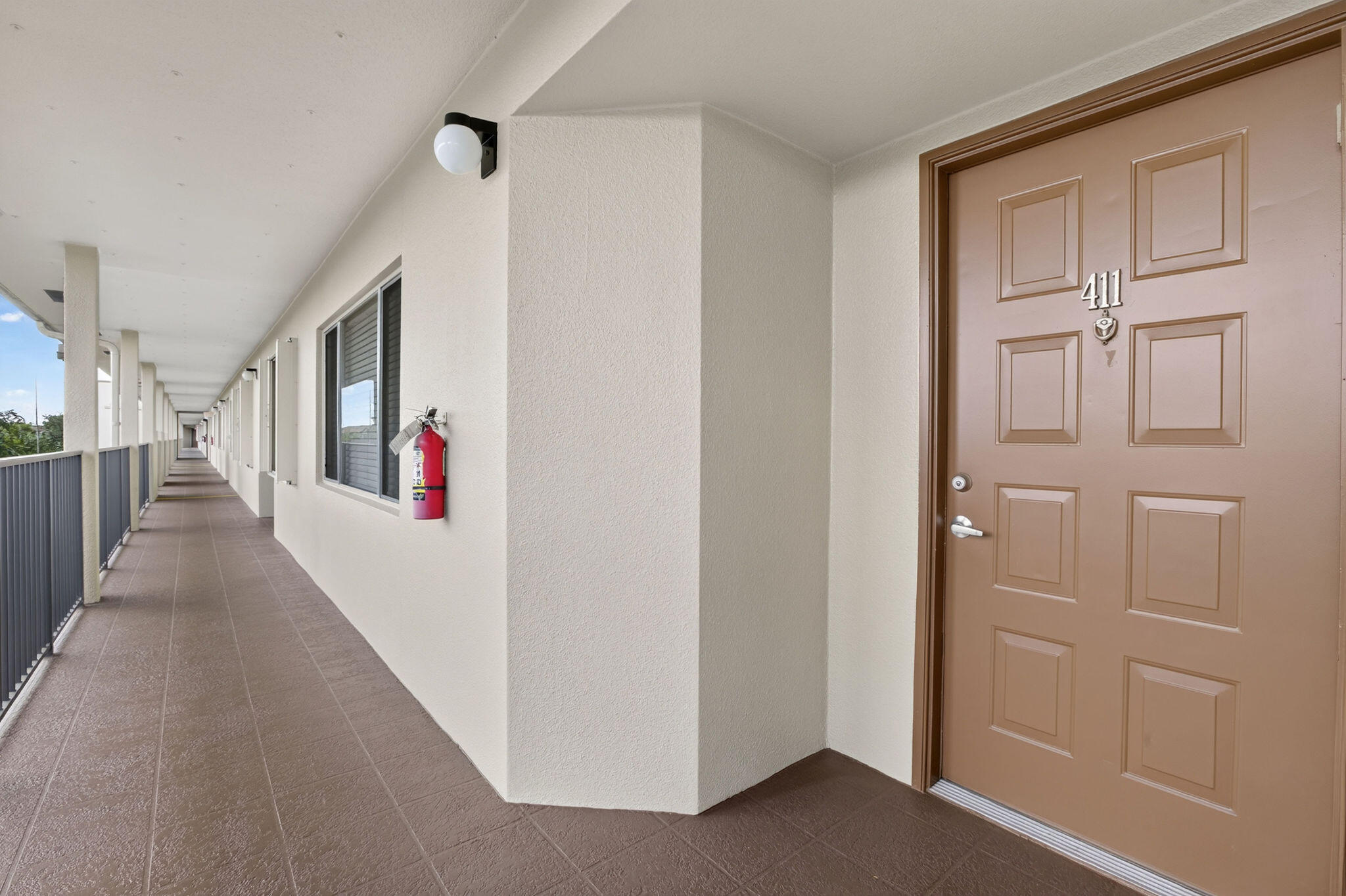 800 SW 142nd Avenue 411N Property Photo 1
