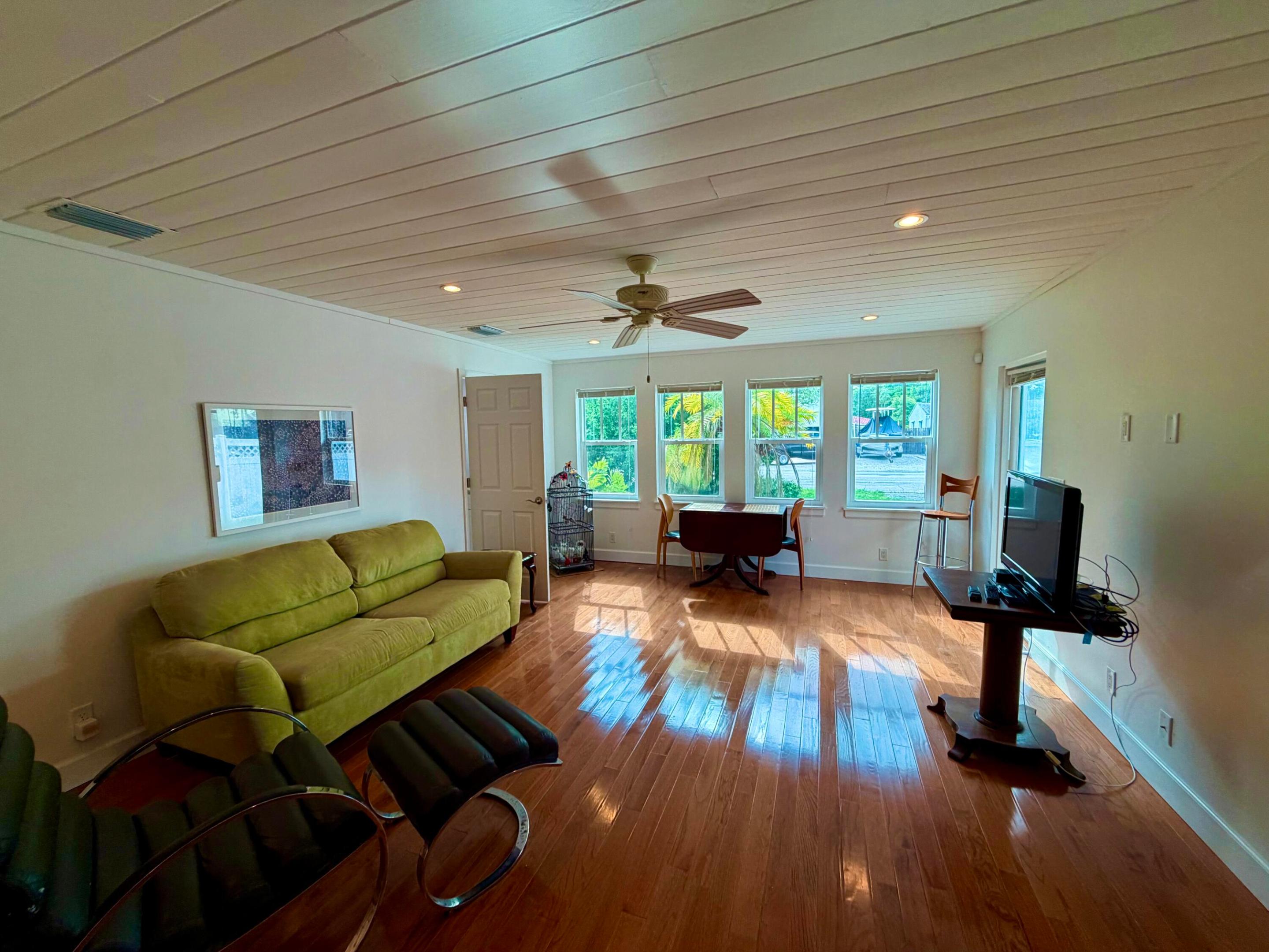 636 Sw 7th Avenue Property Photo 8