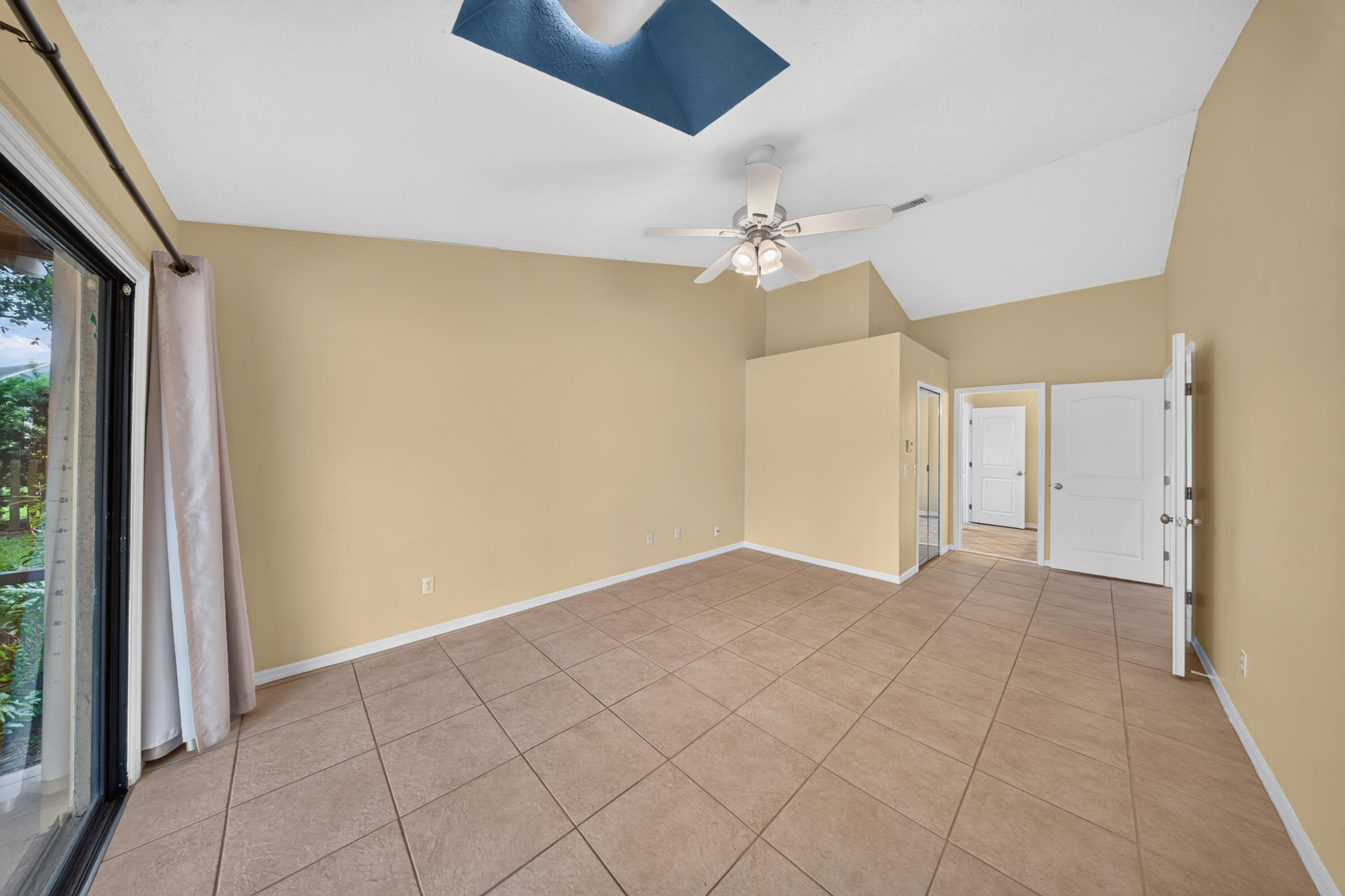 1957 Se Dranson Circle Property Photo 11
