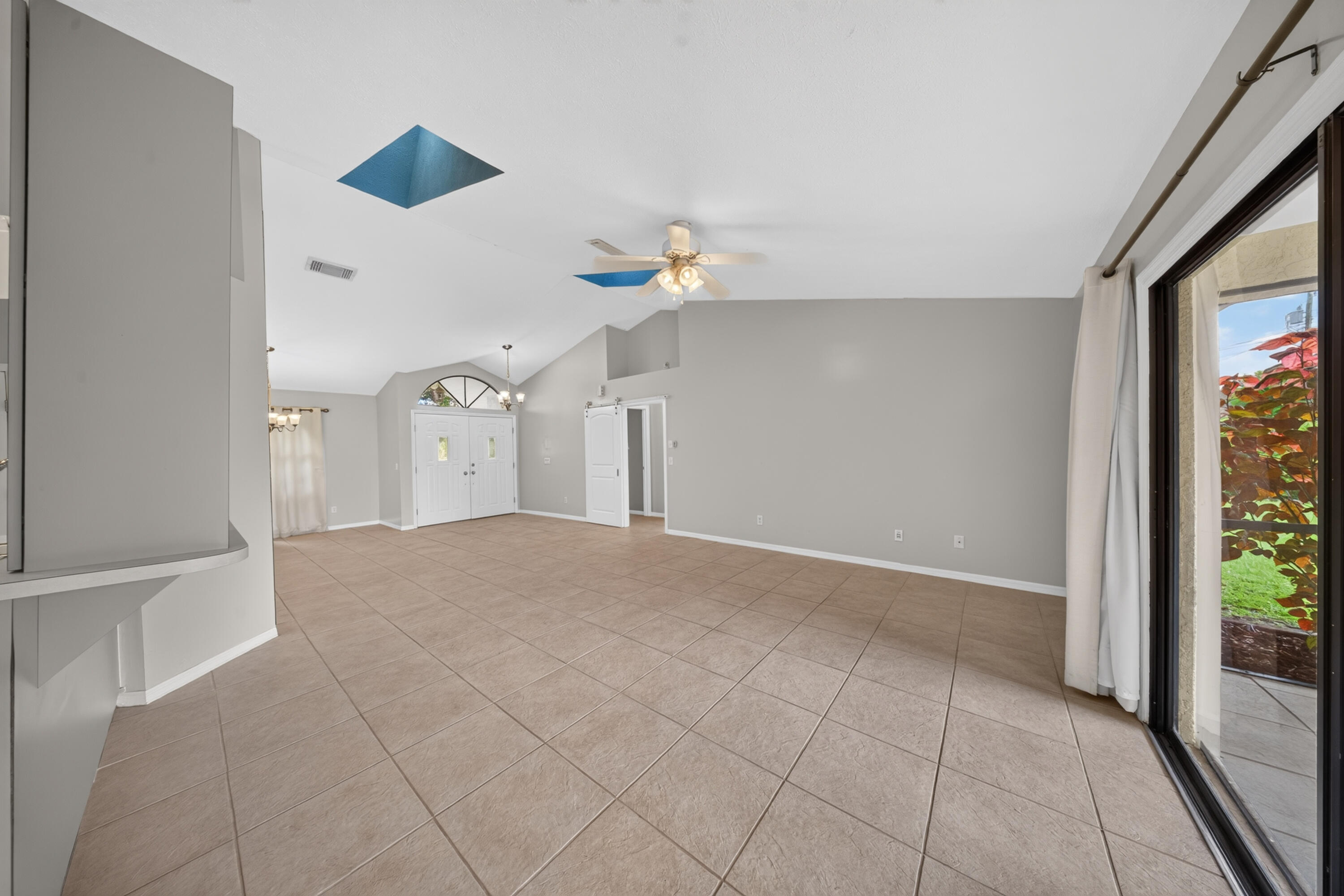 1957 Se Dranson Circle Property Photo 24