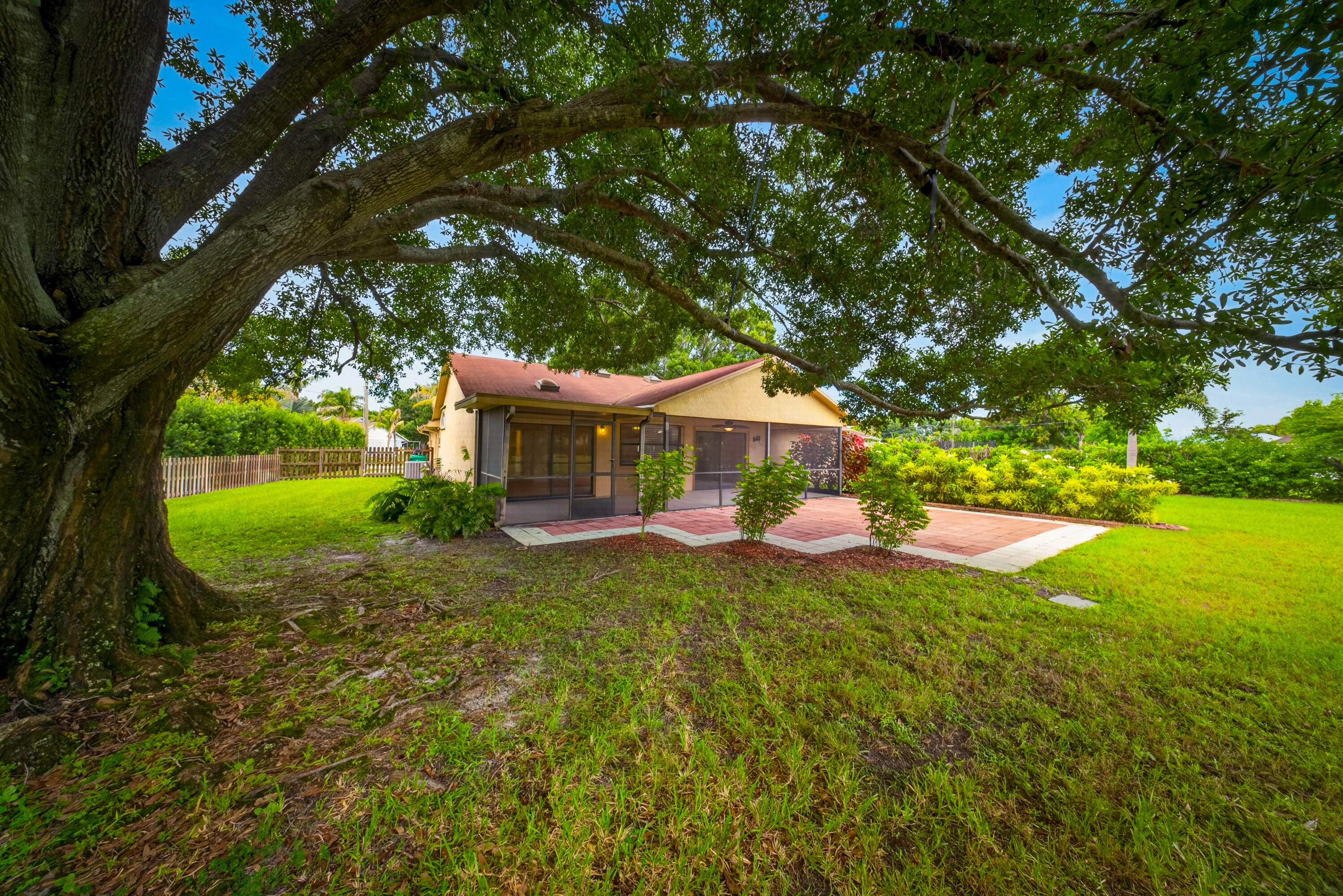 1957 Se Dranson Circle Property Photo 37