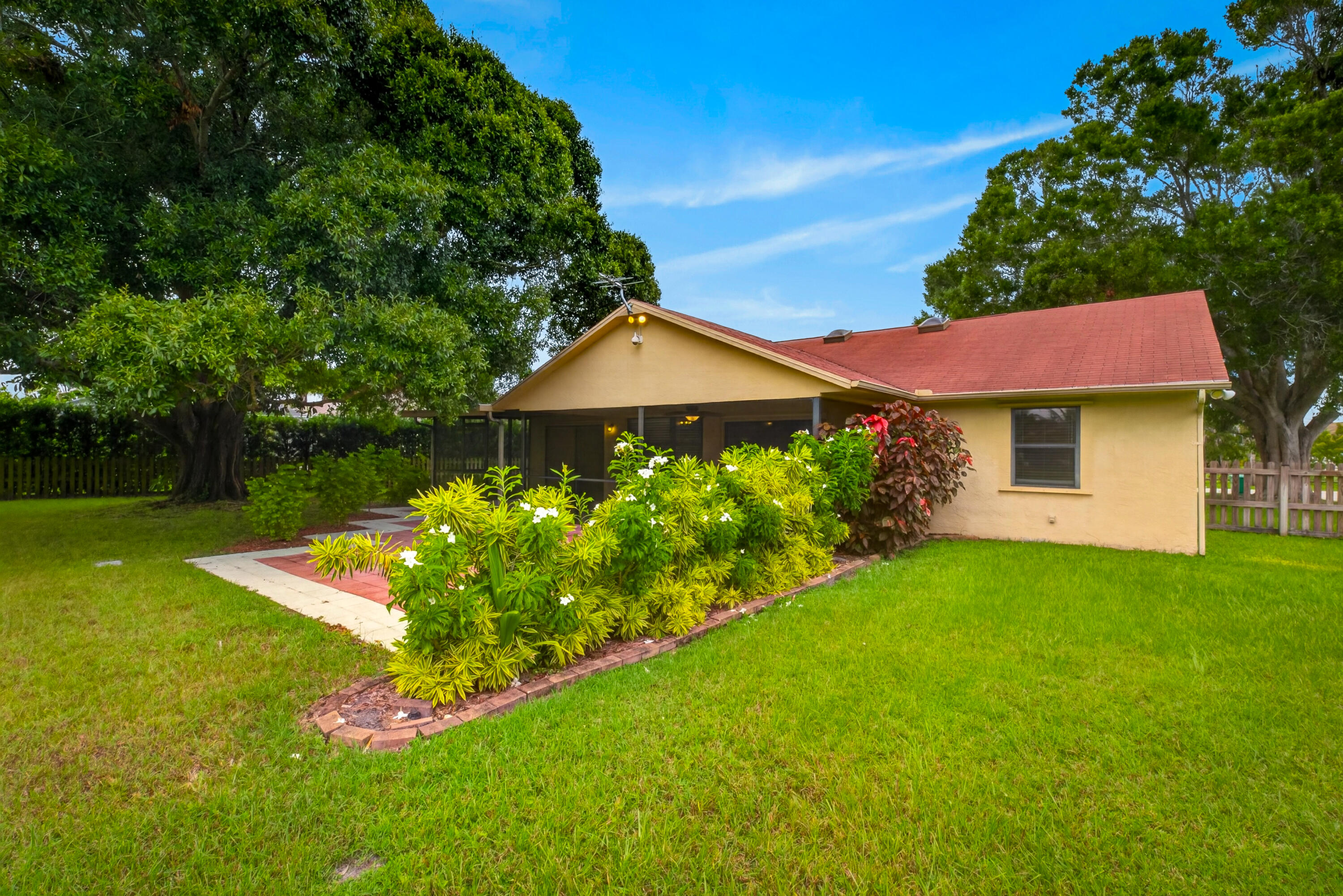 1957 Se Dranson Circle Property Photo 39