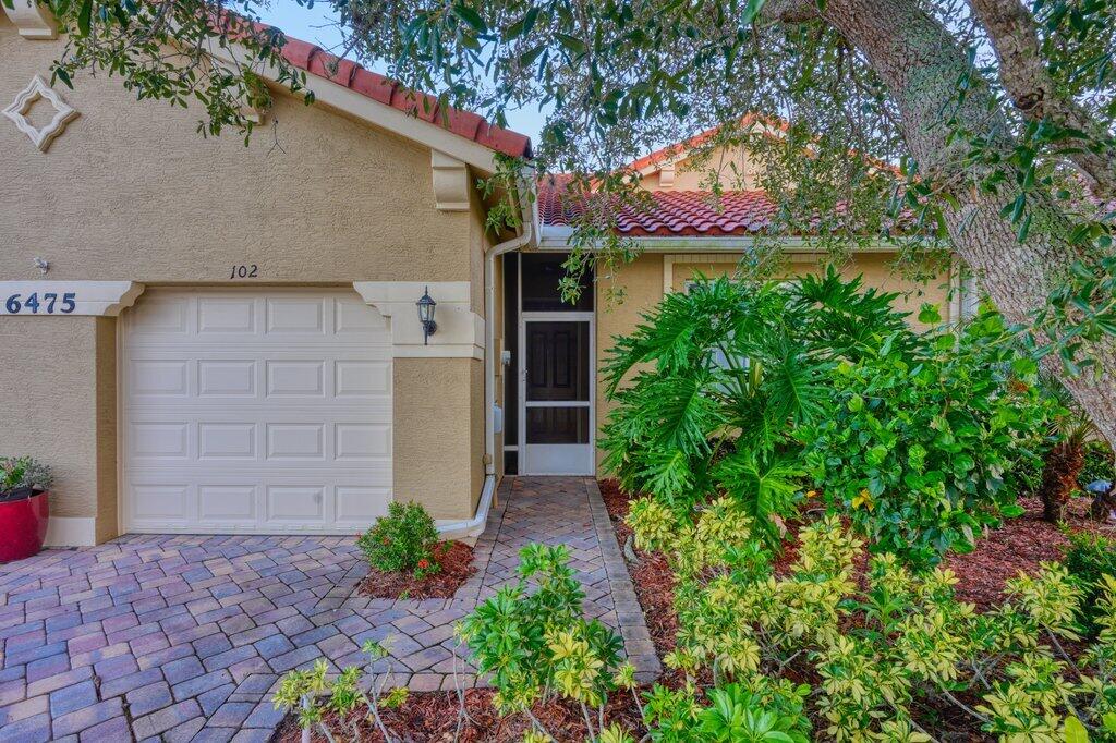 6475 Oxford Circle 102b Property Photo 1