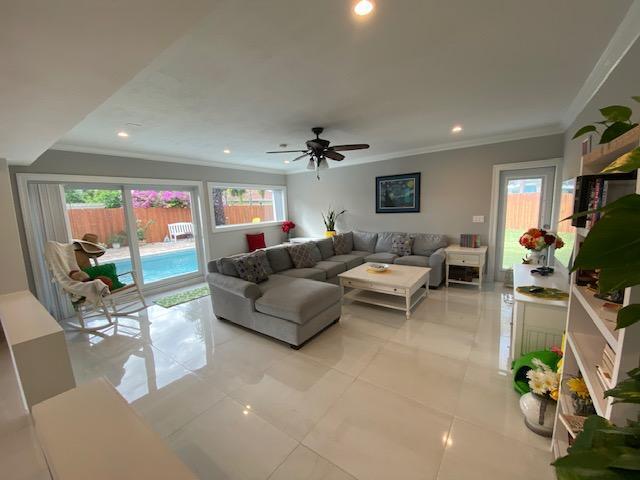 6601 Lake Clarke Drive Property Photo 4