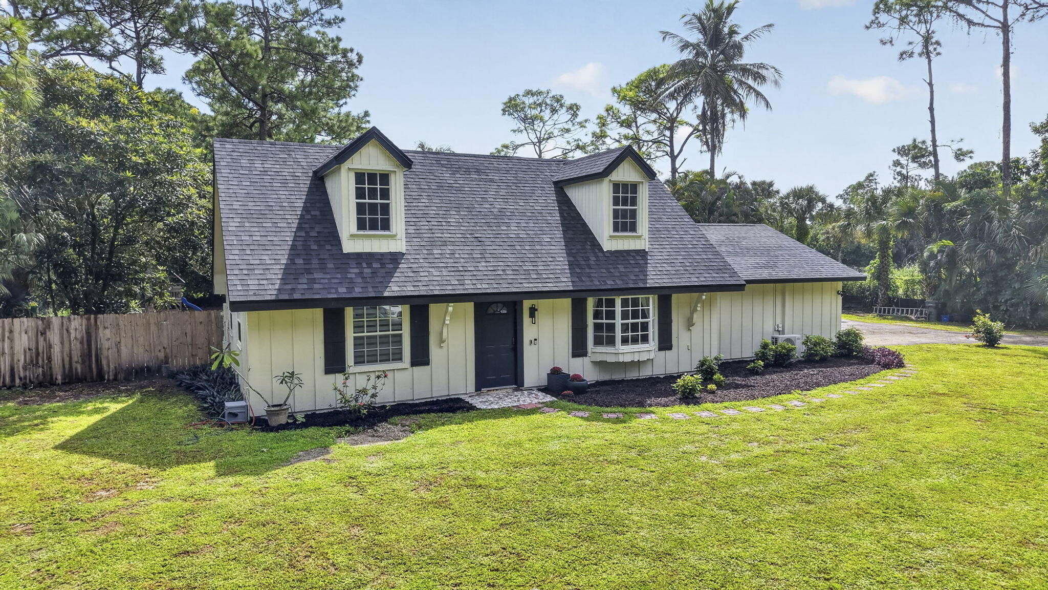 4660 Coconut Boulevard Property Photo 2