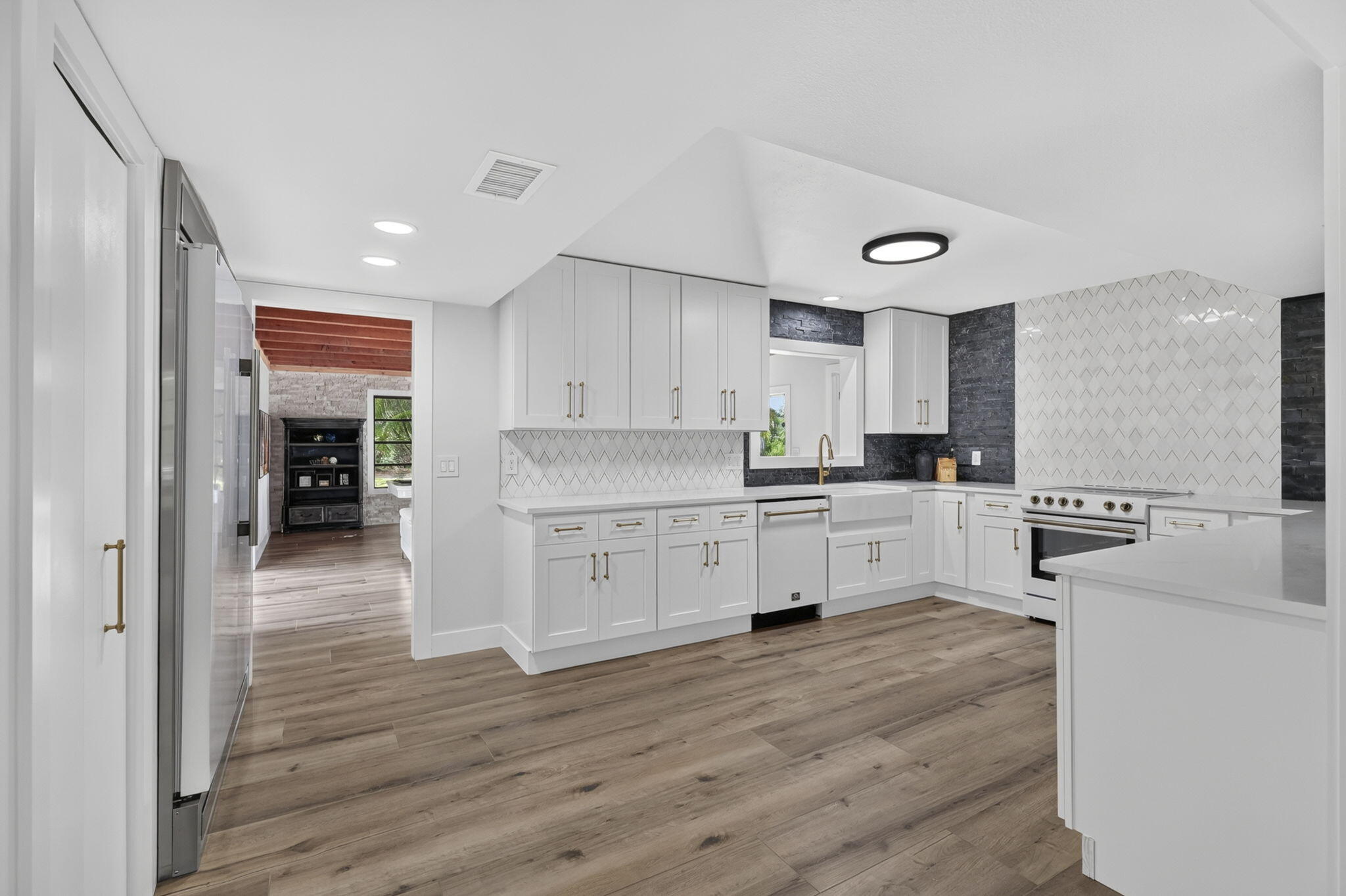 4660 Coconut Boulevard Property Photo 6