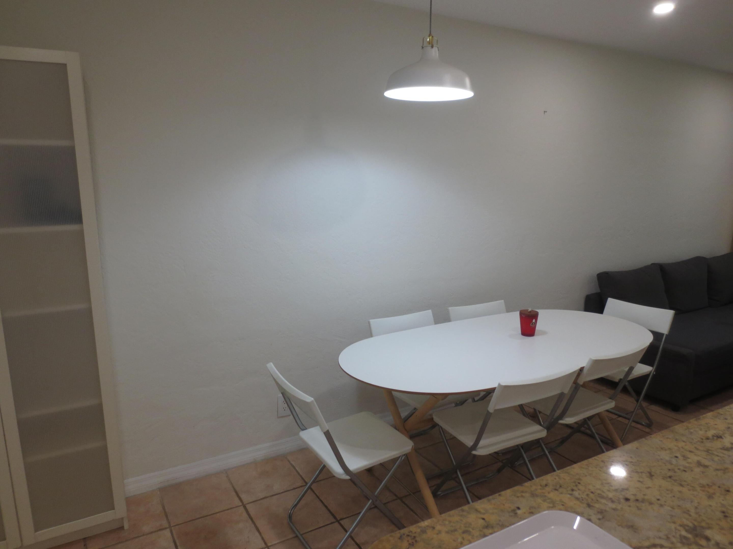 1609 Ne 4th Court Property Photo 3