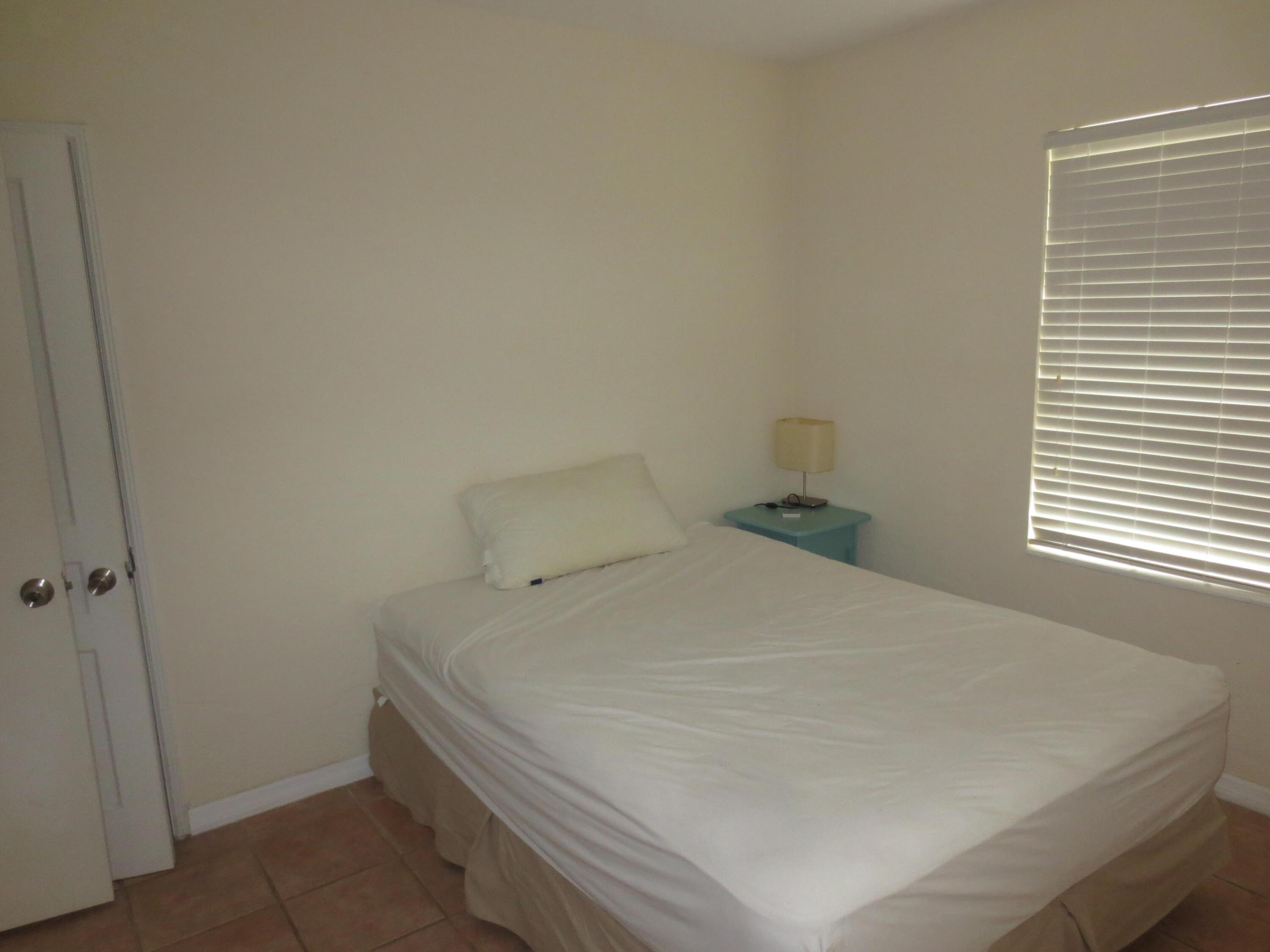 1609 Ne 4th Court Property Photo 7