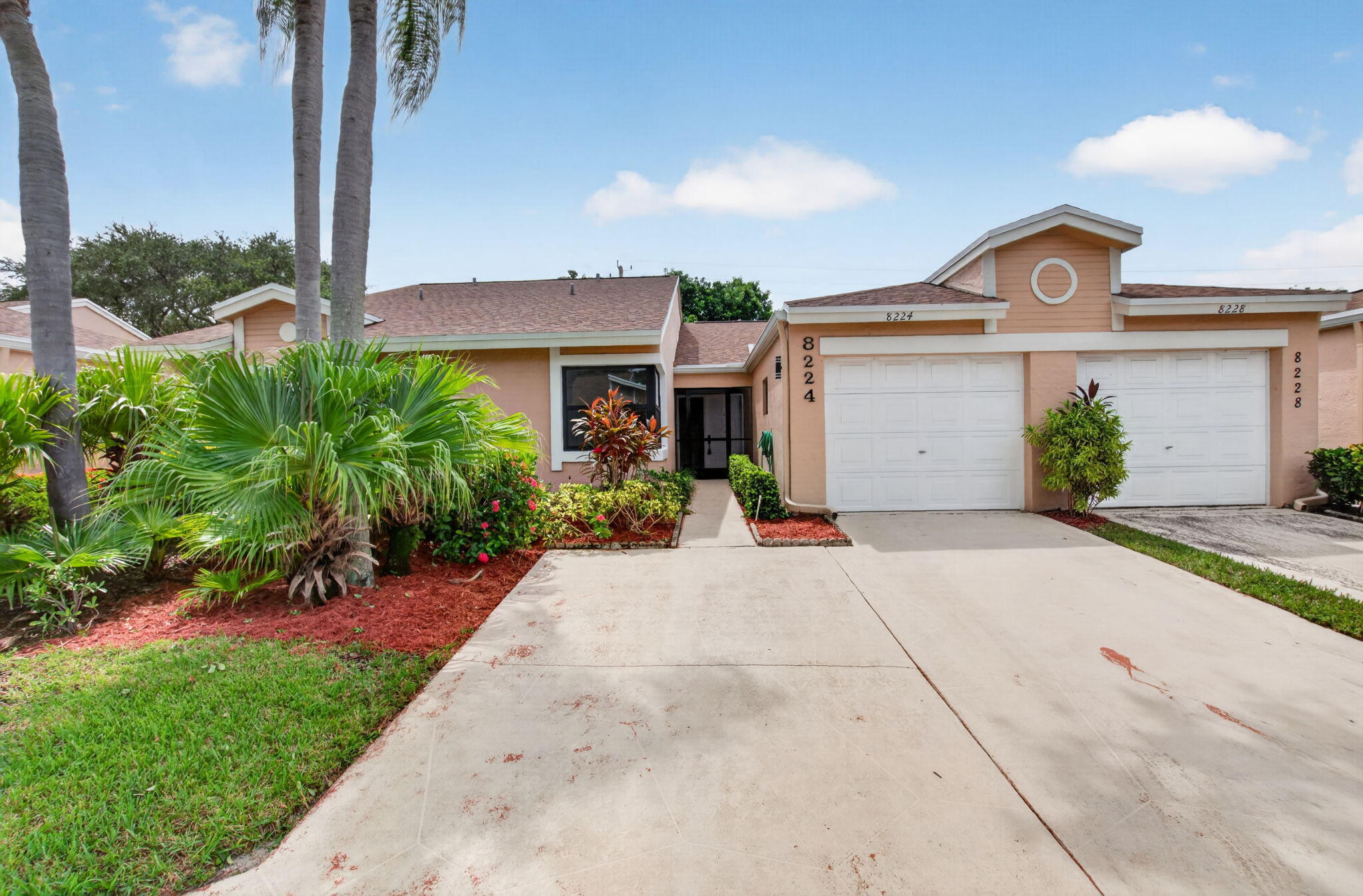 8224 Summerbreeze Lane Property Photo 1
