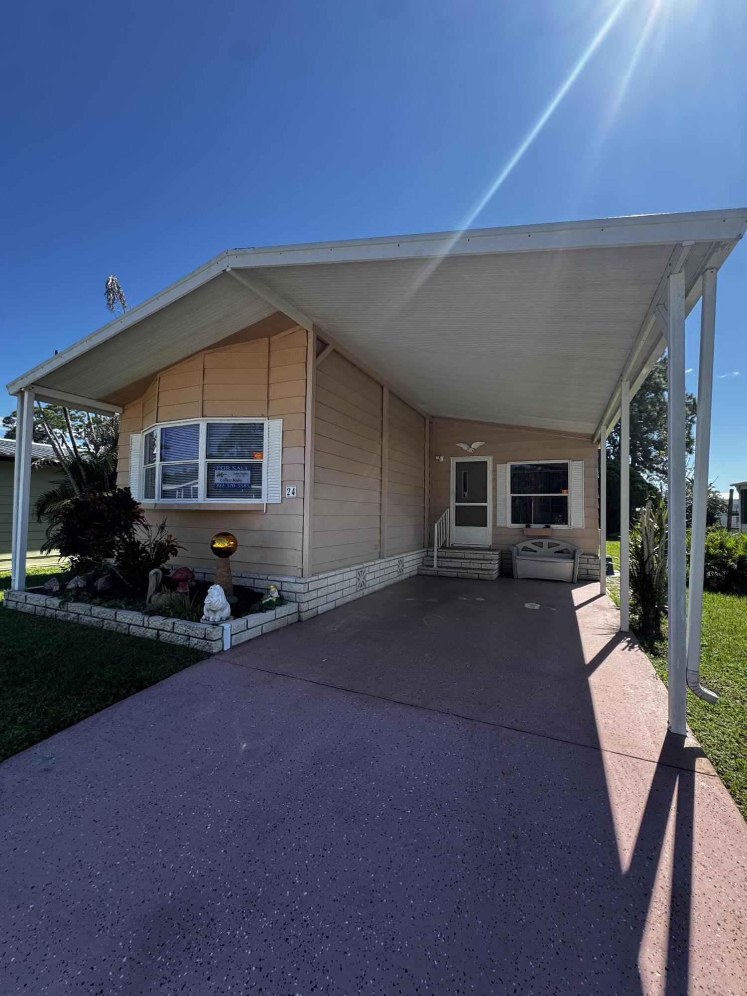 24 Flores Del Norte Property Photo 1