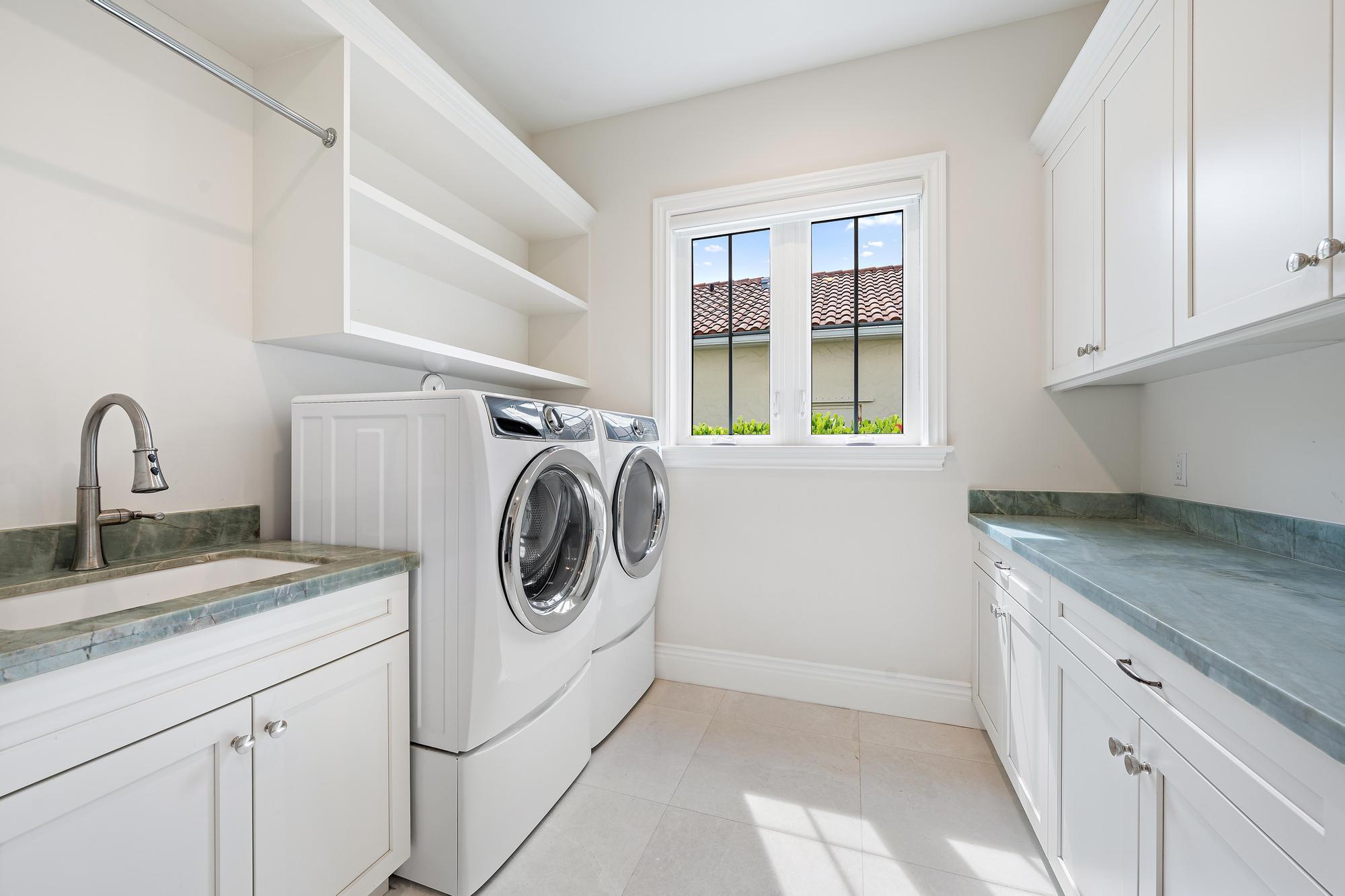 3433 Harbor Road N Property Photo 17