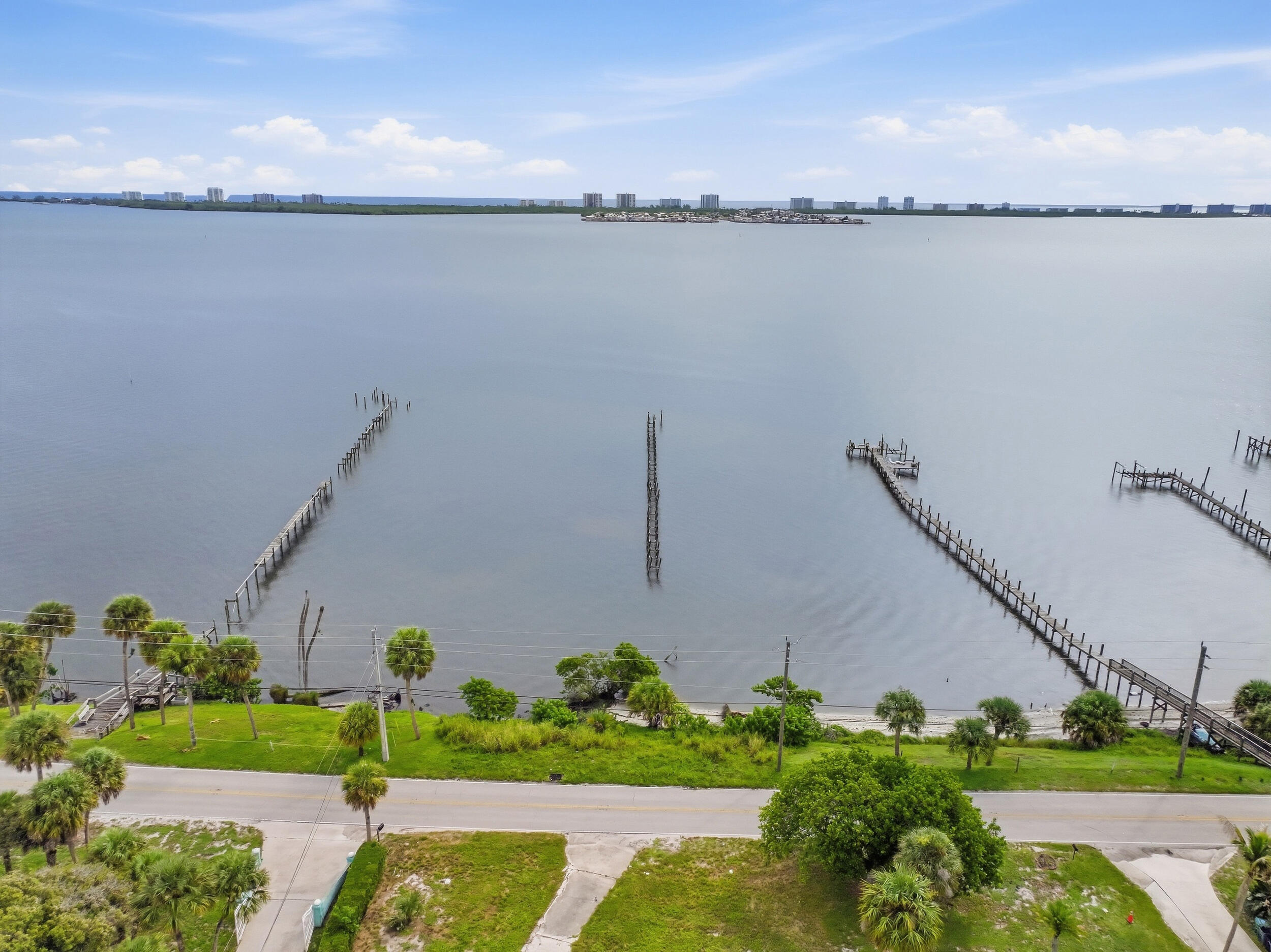 12825 S Indian River Drive Property Photo 12