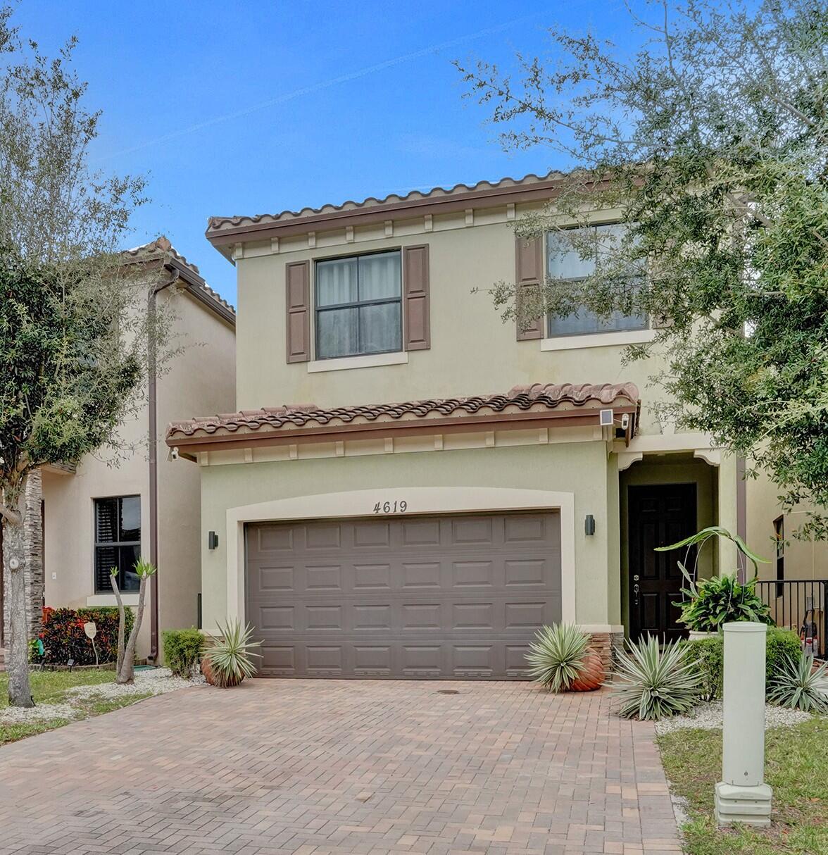 4619 Nw 59th Street Property Photo 1