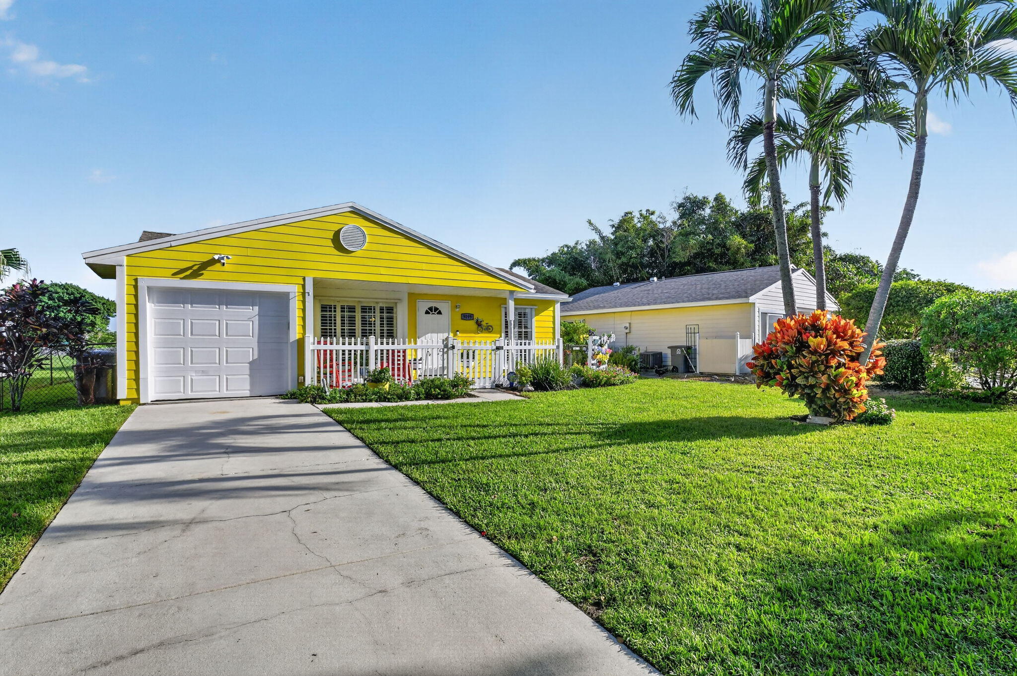 9099 Carma Drive Property Photo 6