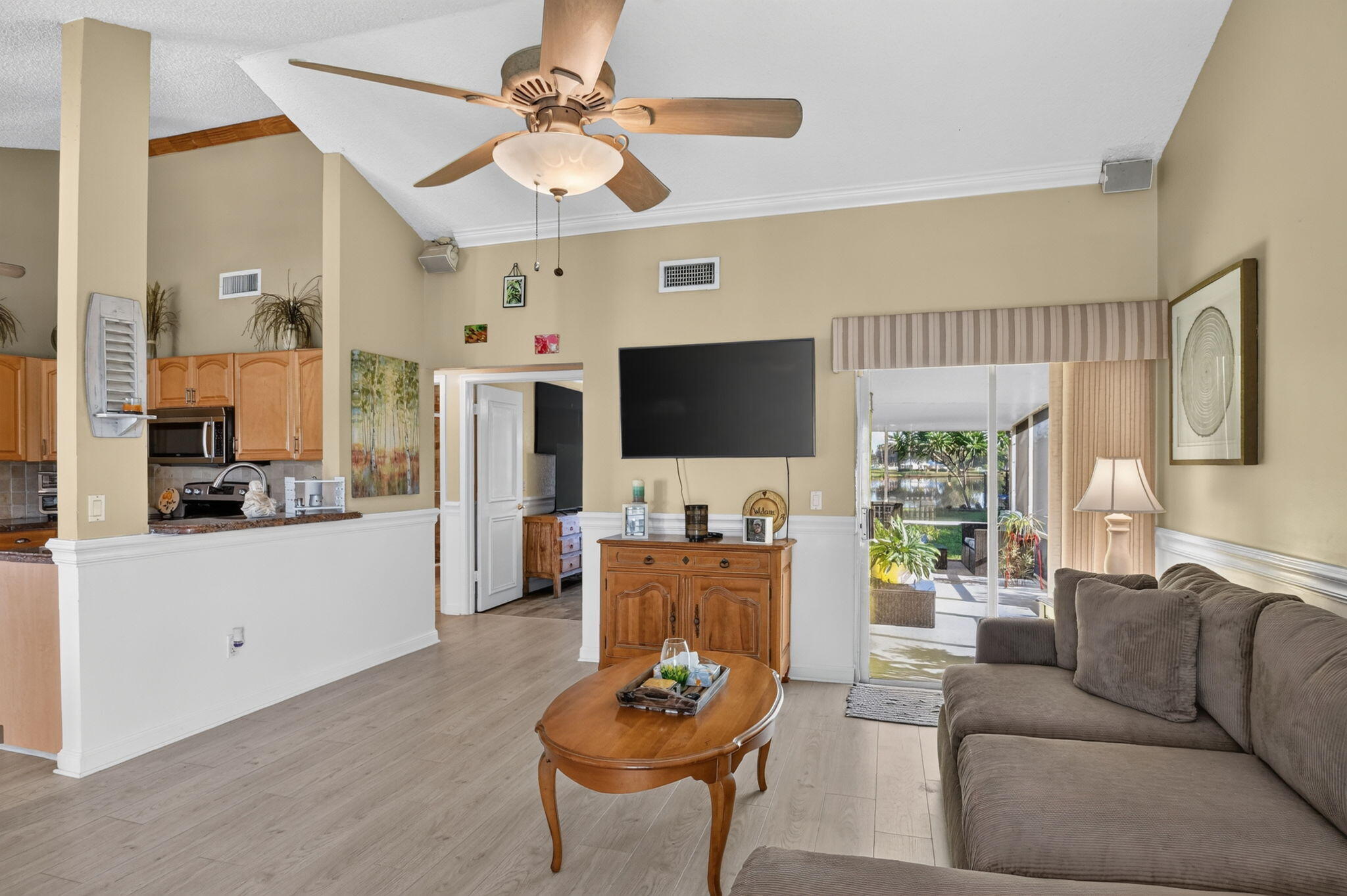 9099 Carma Drive Property Photo 10