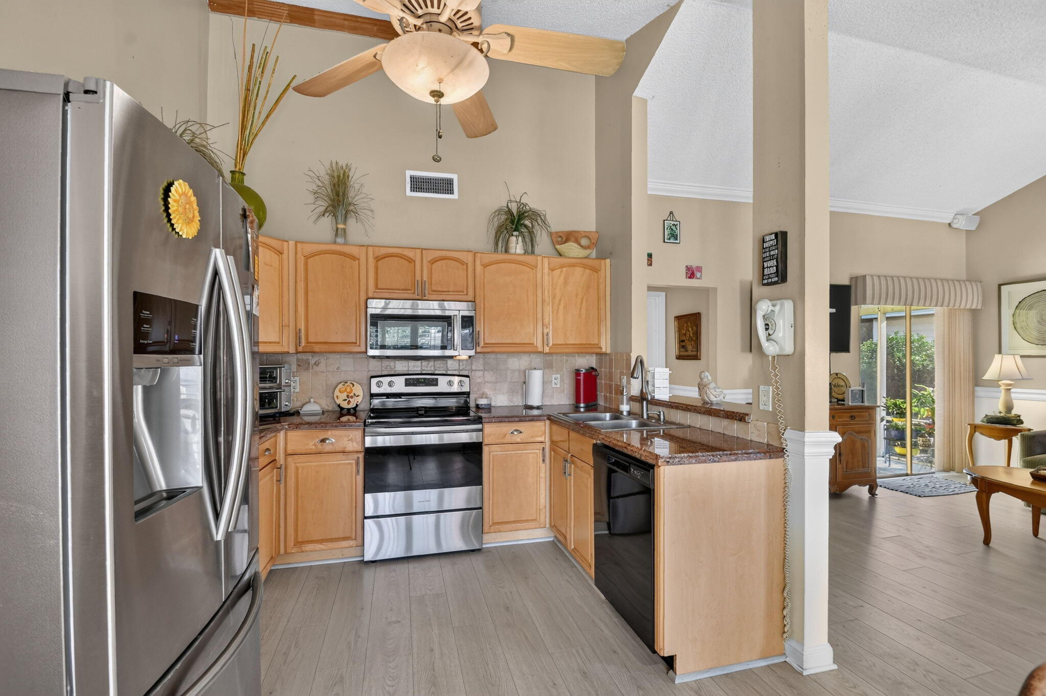 9099 Carma Drive Property Photo 14