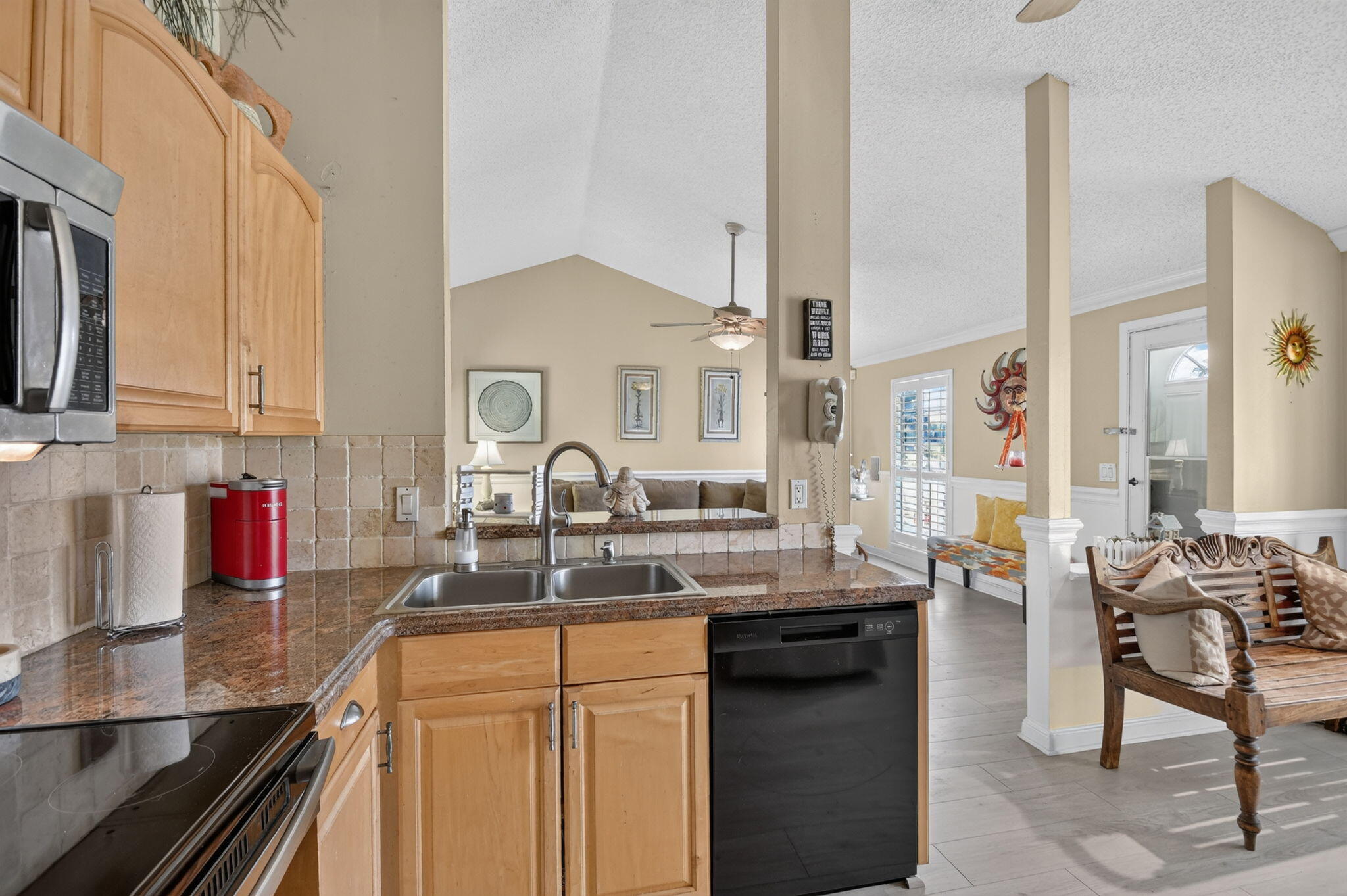 9099 Carma Drive Property Photo 17