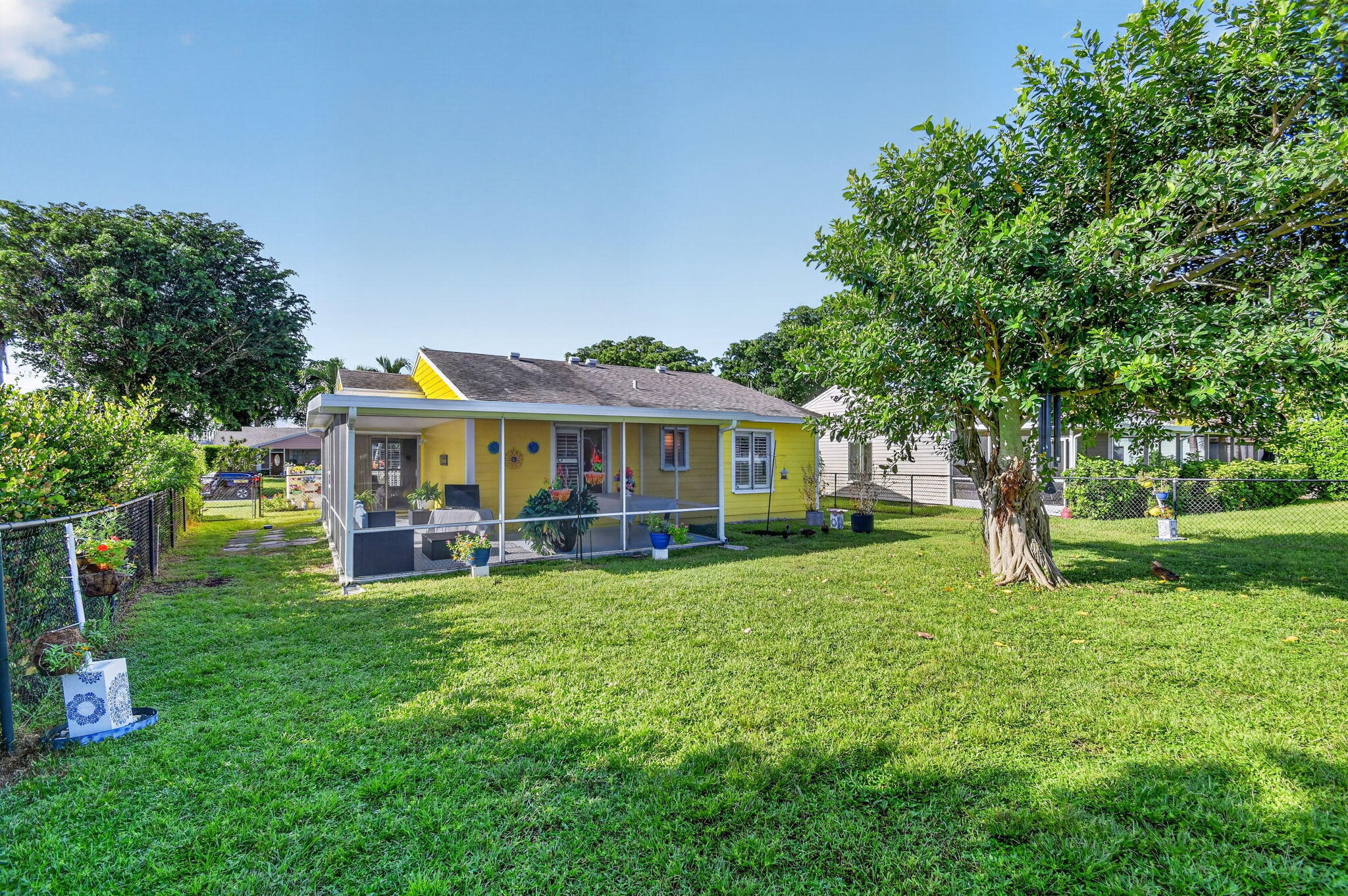 9099 Carma Drive Property Photo 34