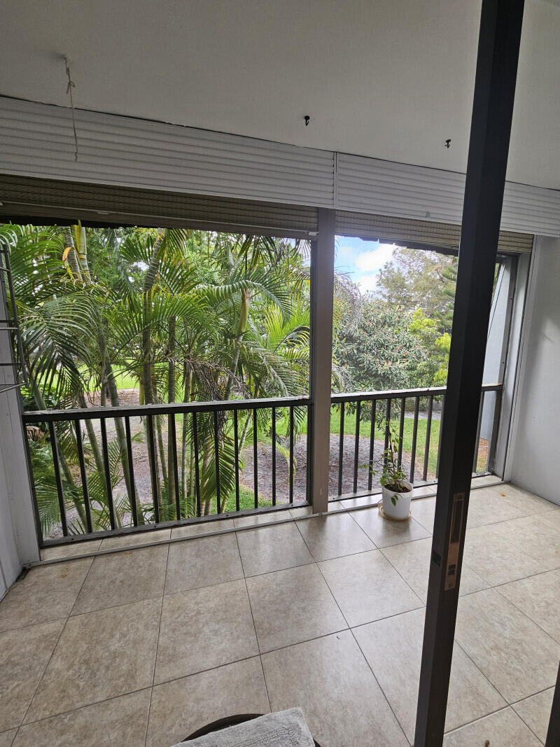 3105 Oakland Shores Drive J204 Property Photo 1