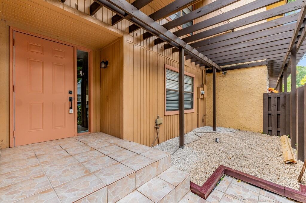7864 Nw 12th Street Property Photo 1