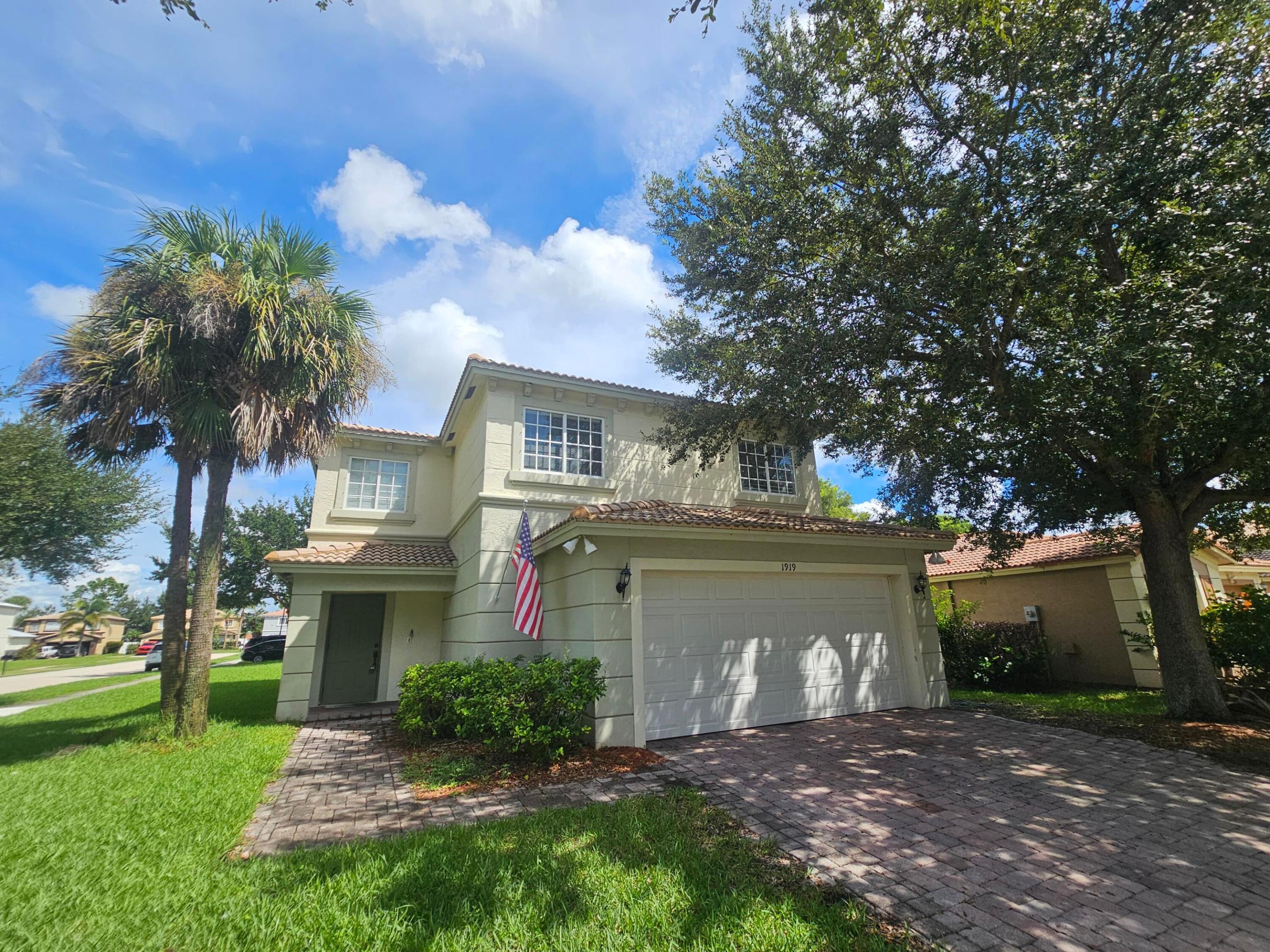 1919 Newport Isles Boulevard Property Photo 1