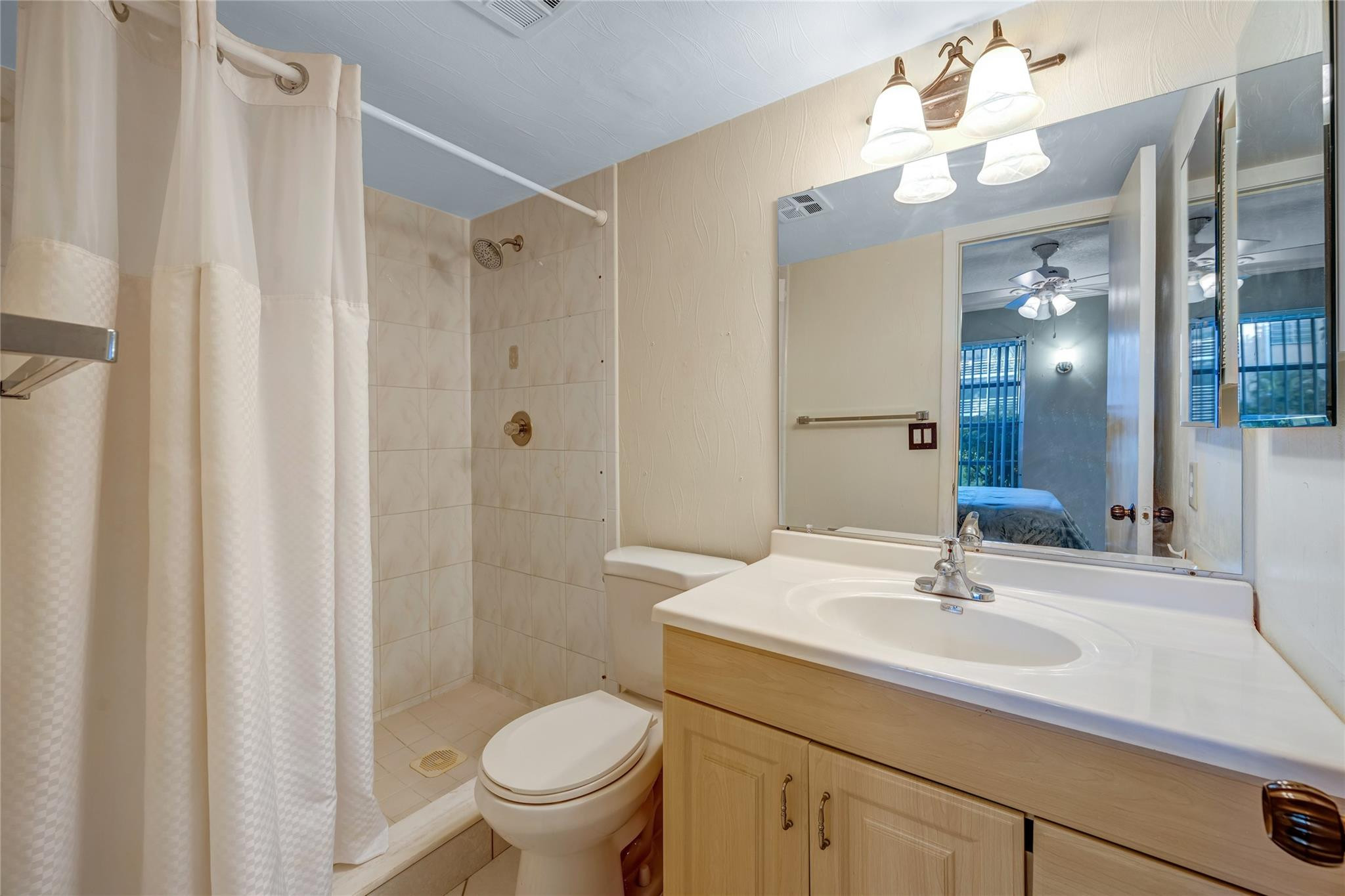3774 Inverrary Boulevard 104p Property Photo 8