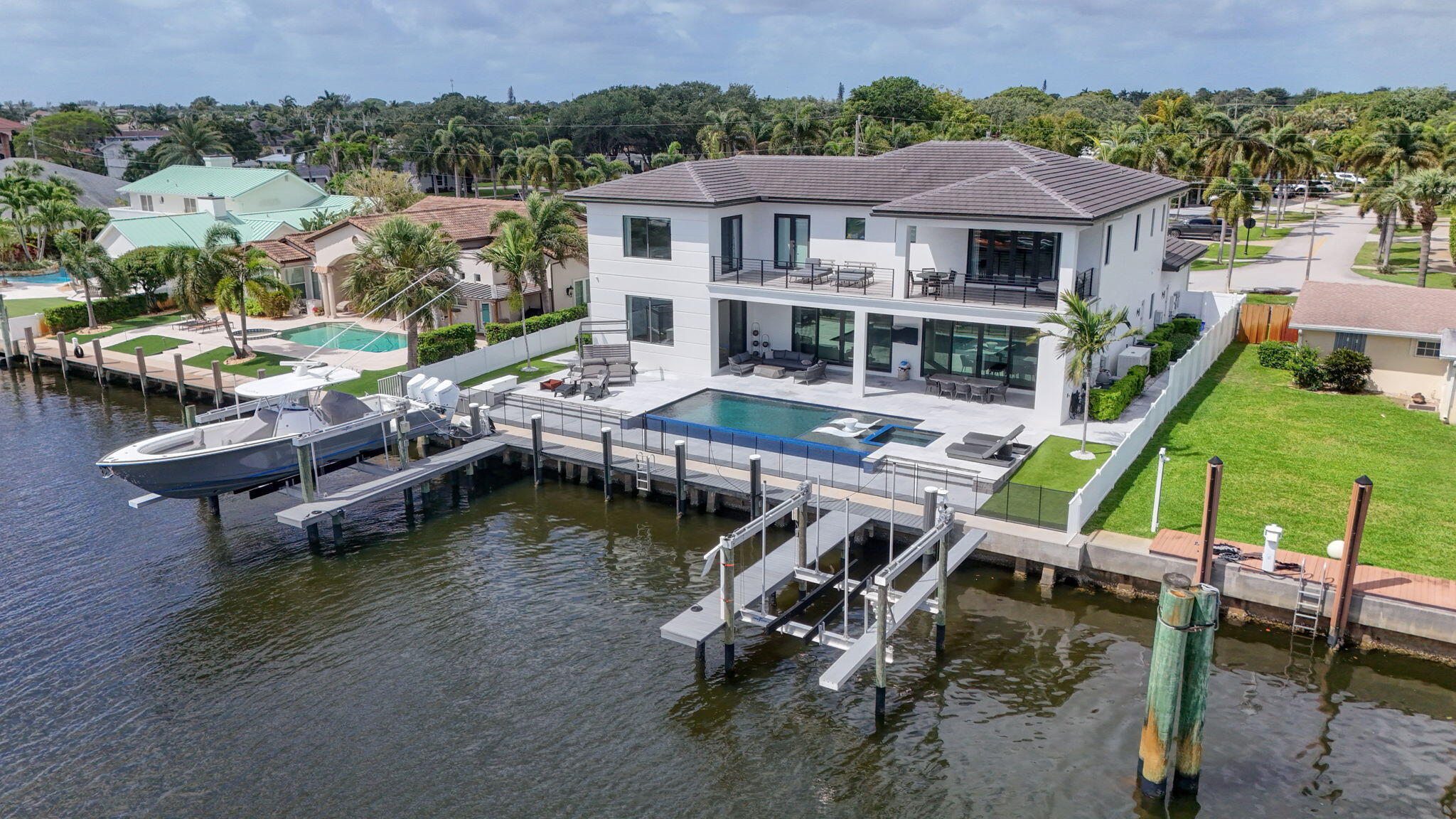 824 Shore Drive Property Photo 1