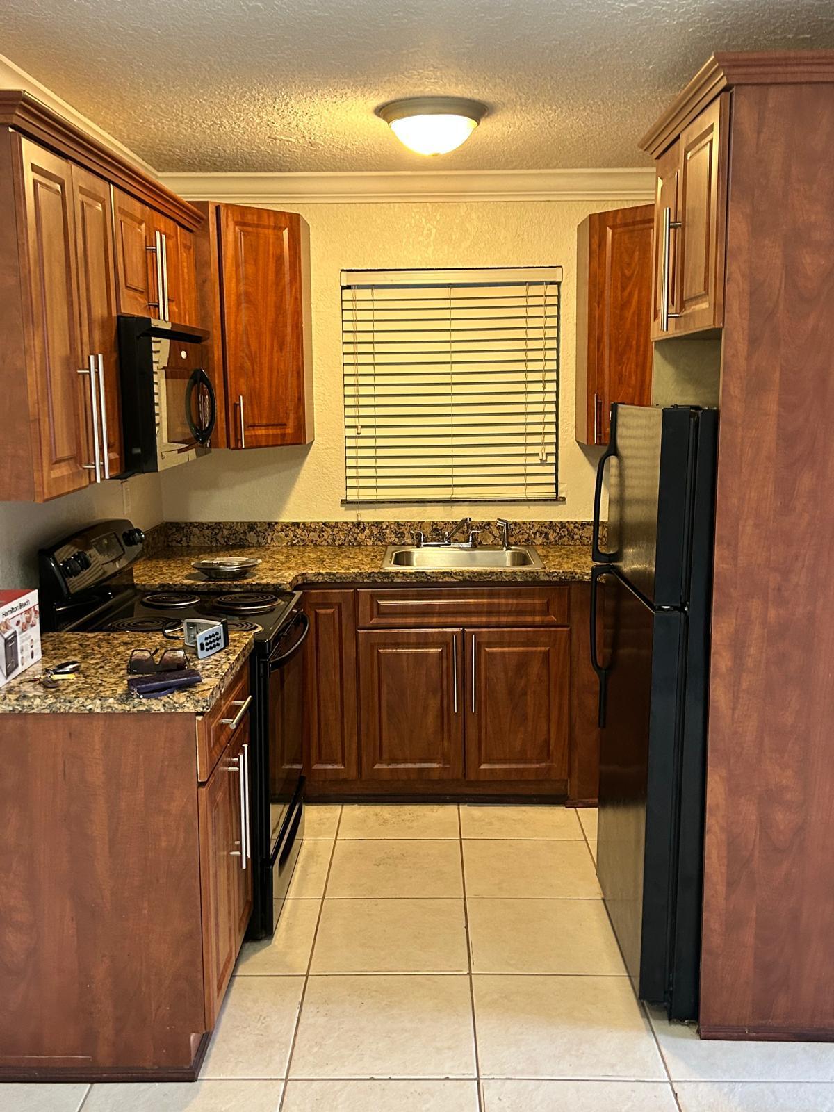 1925 Madison Street 23 Property Photo 1