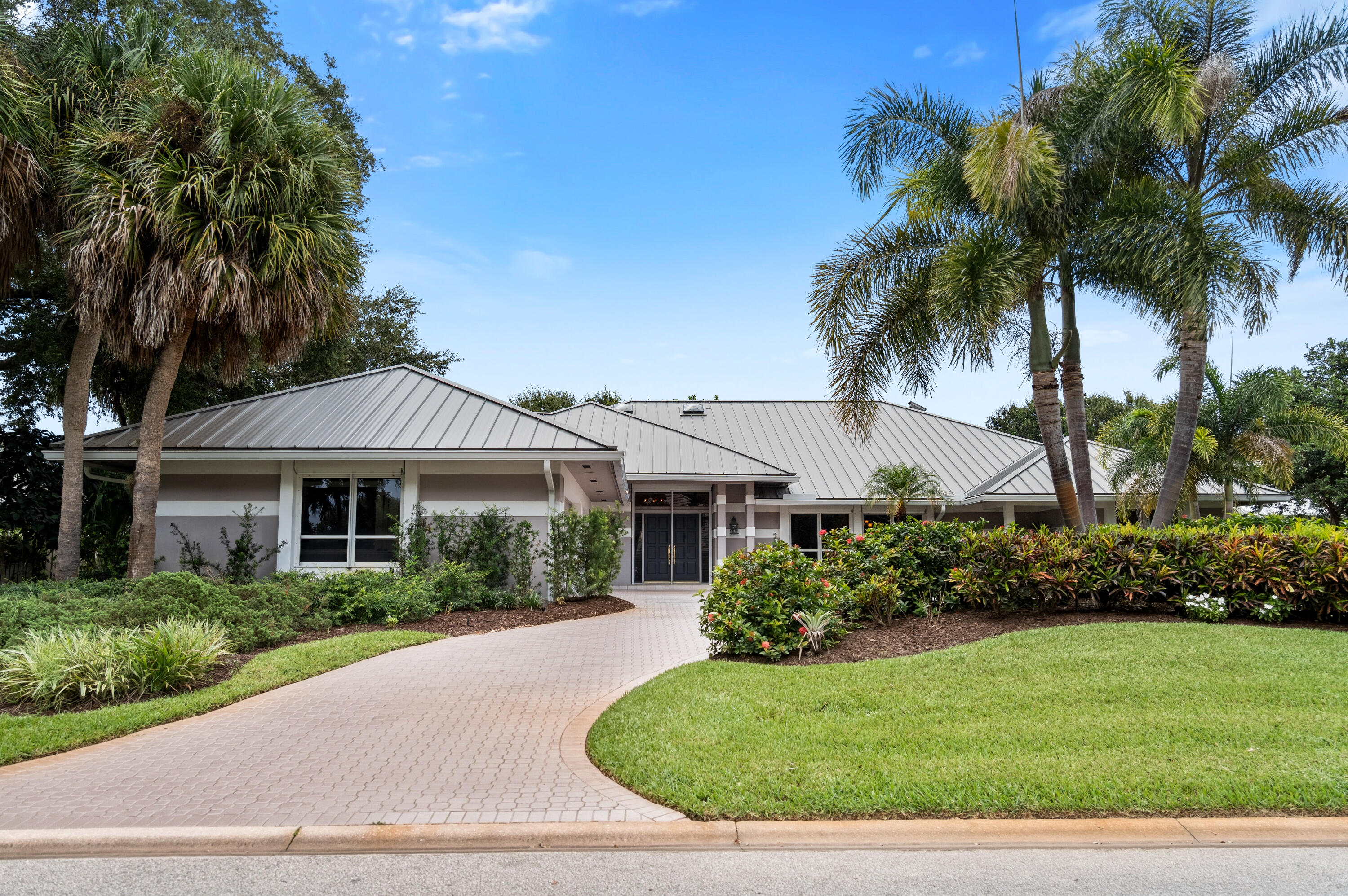 5883 Se Glen Eagle Way Property Photo 1