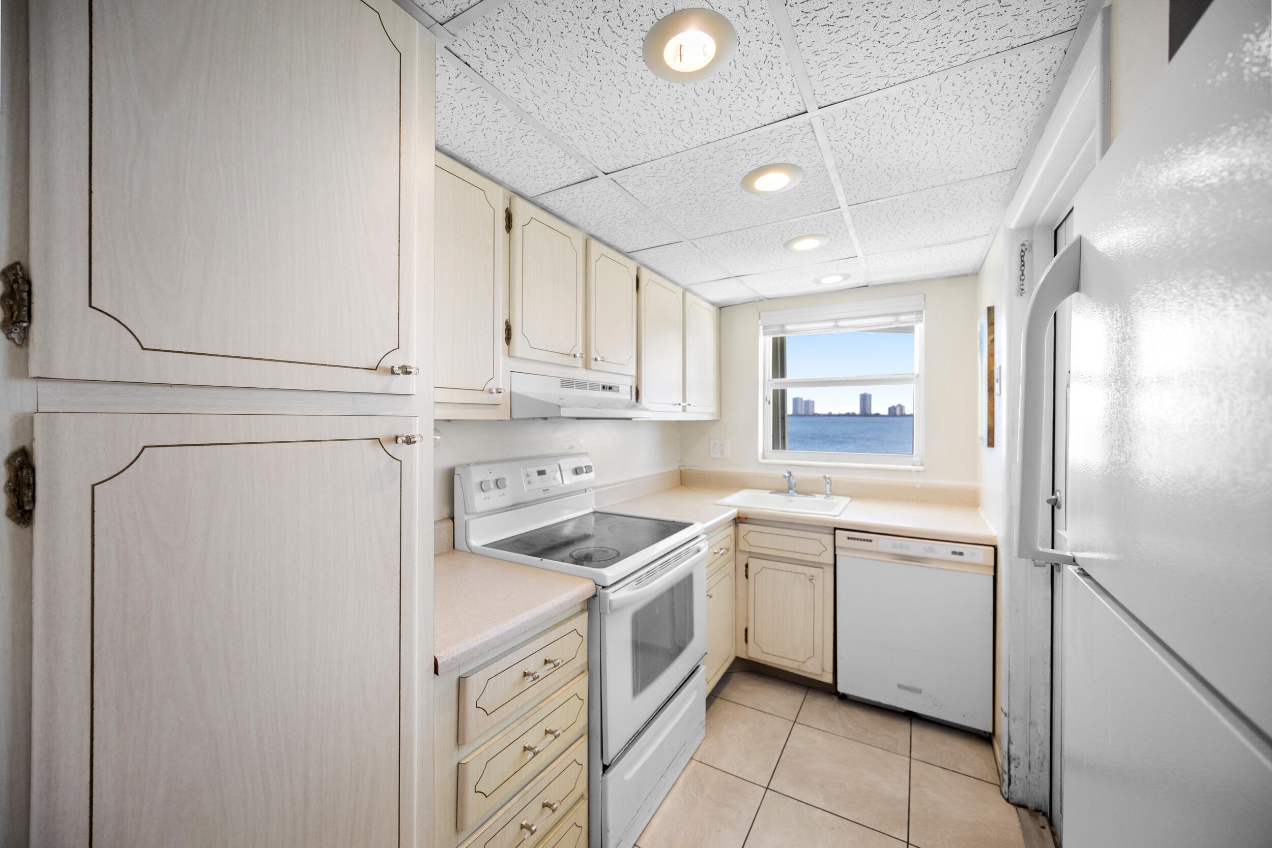 100 Shore Court 104 Property Photo 18