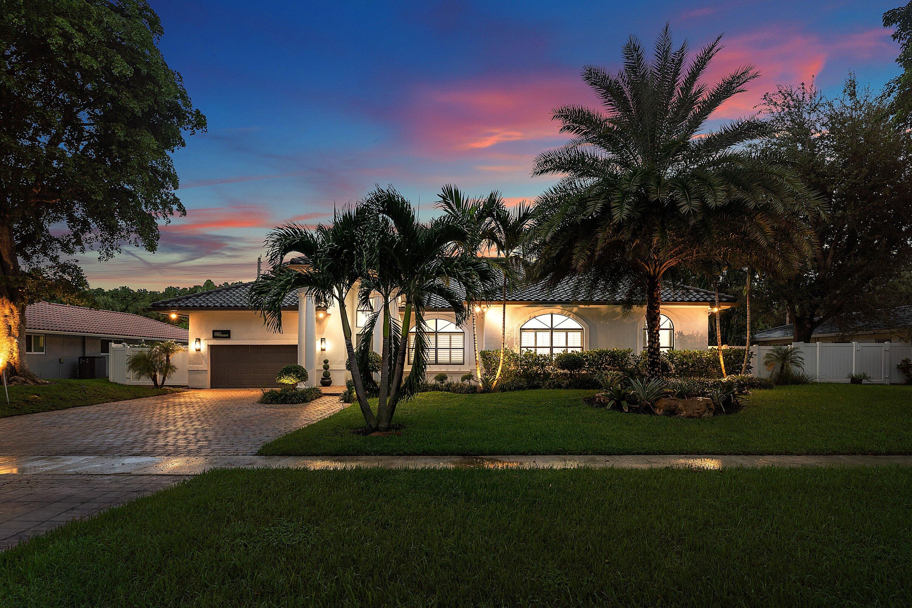 6821 N Grande Drive Property Photo 1