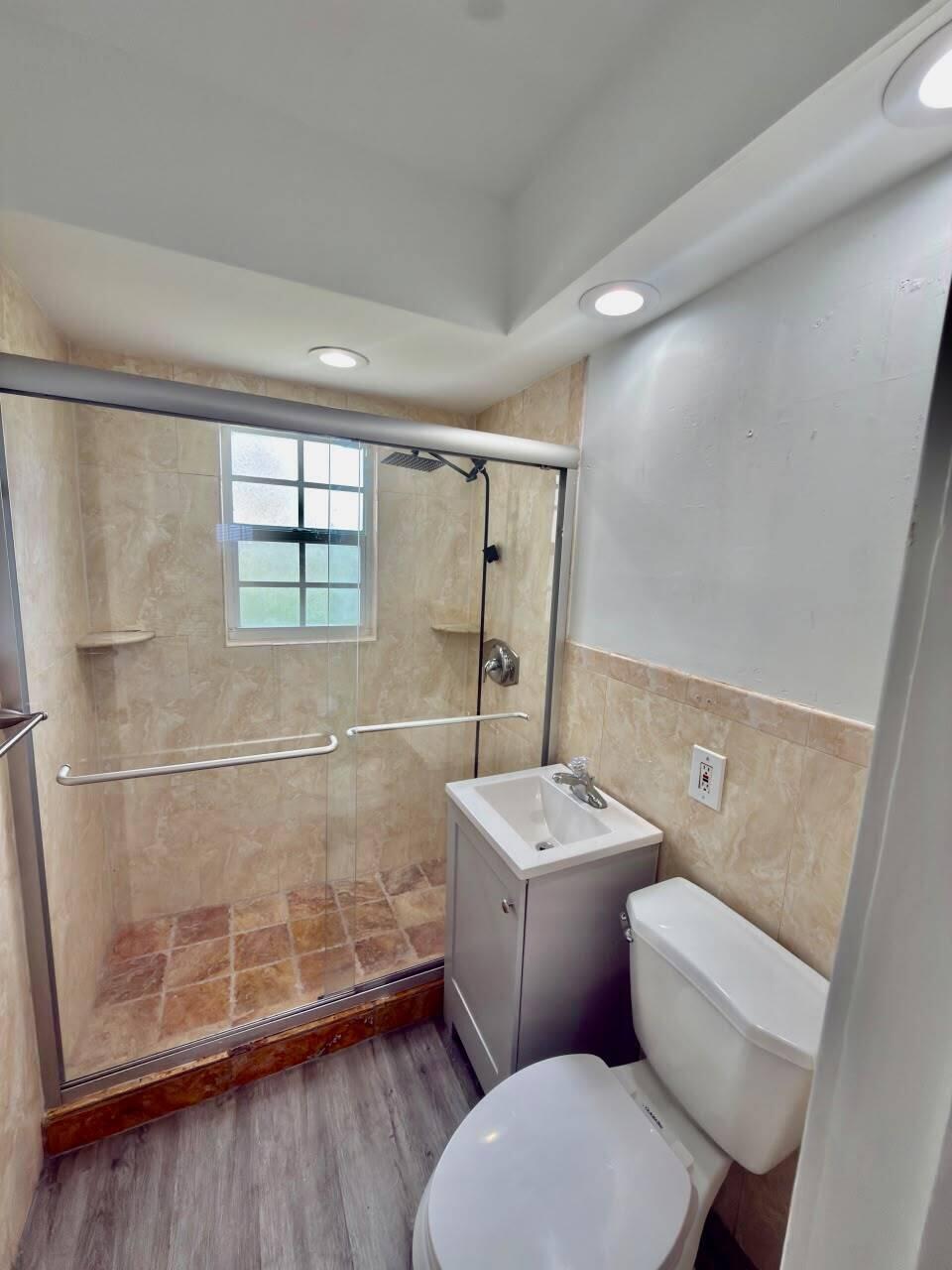 1121 Ne 2nd Street 203 Property Photo 6