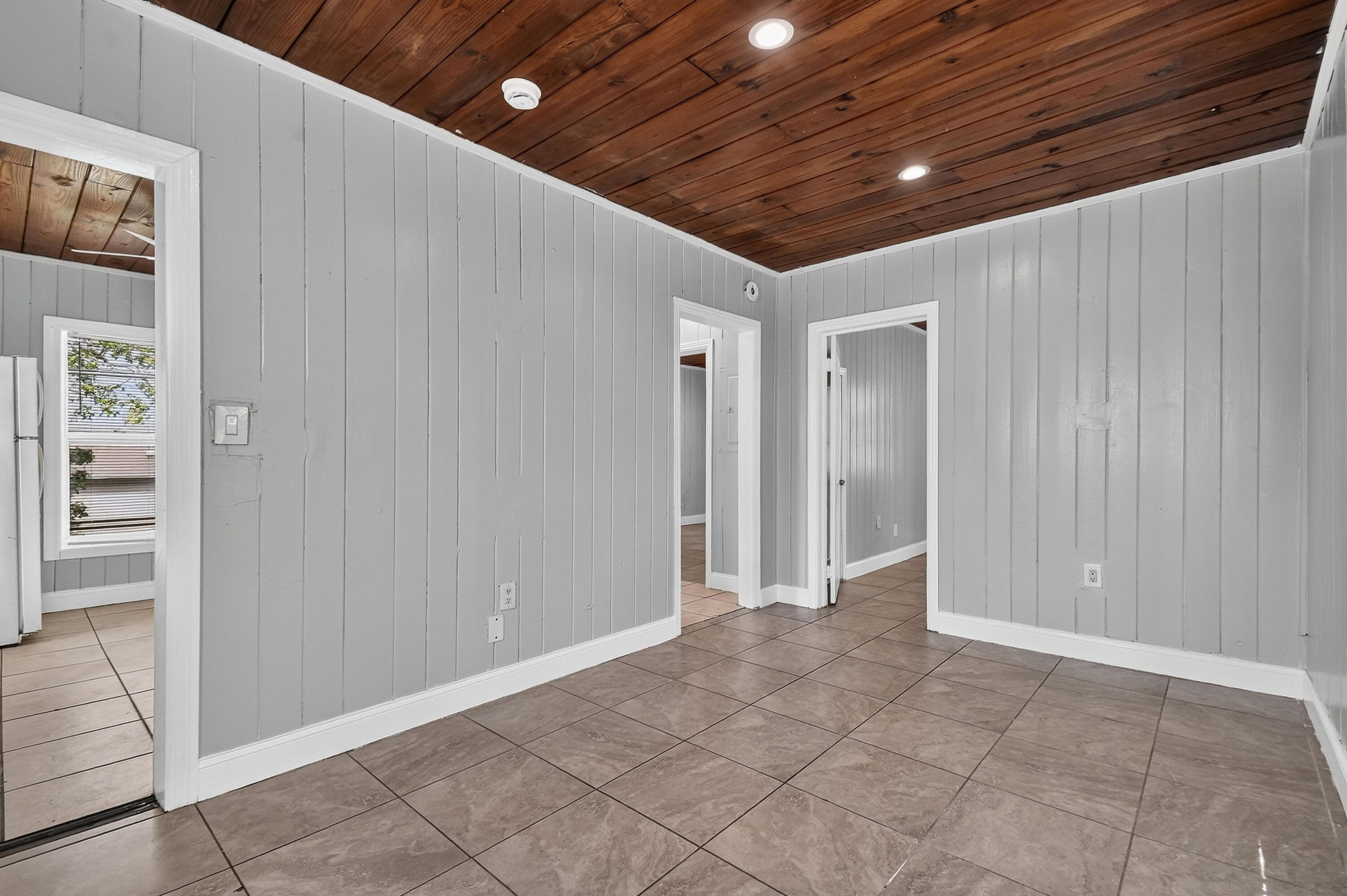 885-887 7th Street #201 Property Photo 6