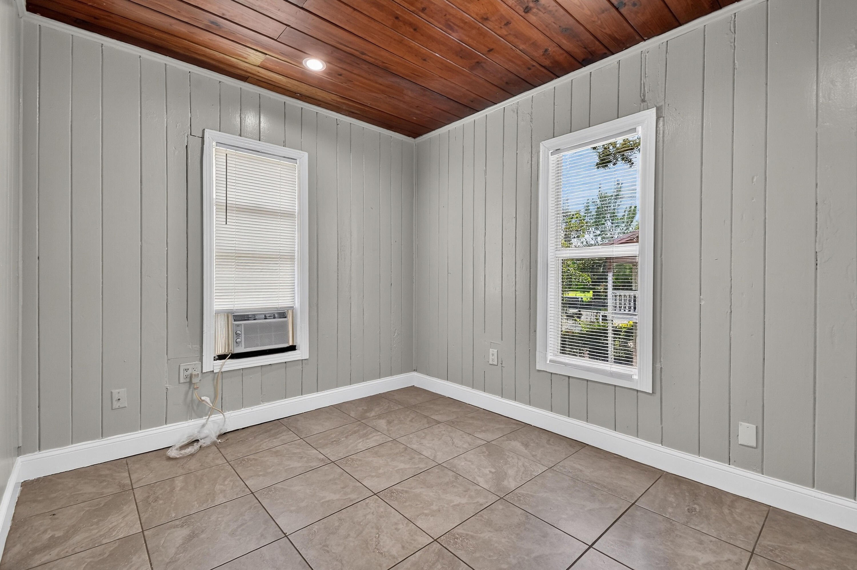 885-887 7th Street #201 Property Photo 8